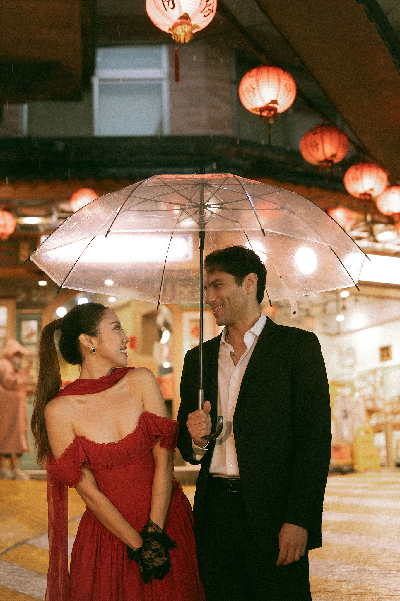Taiwan Pre-Wedding Photoshoot | Bopiliao Historical Block, Nanya Rocks, Jinguashi & Jiufen at Jiufen pre-wedding photo