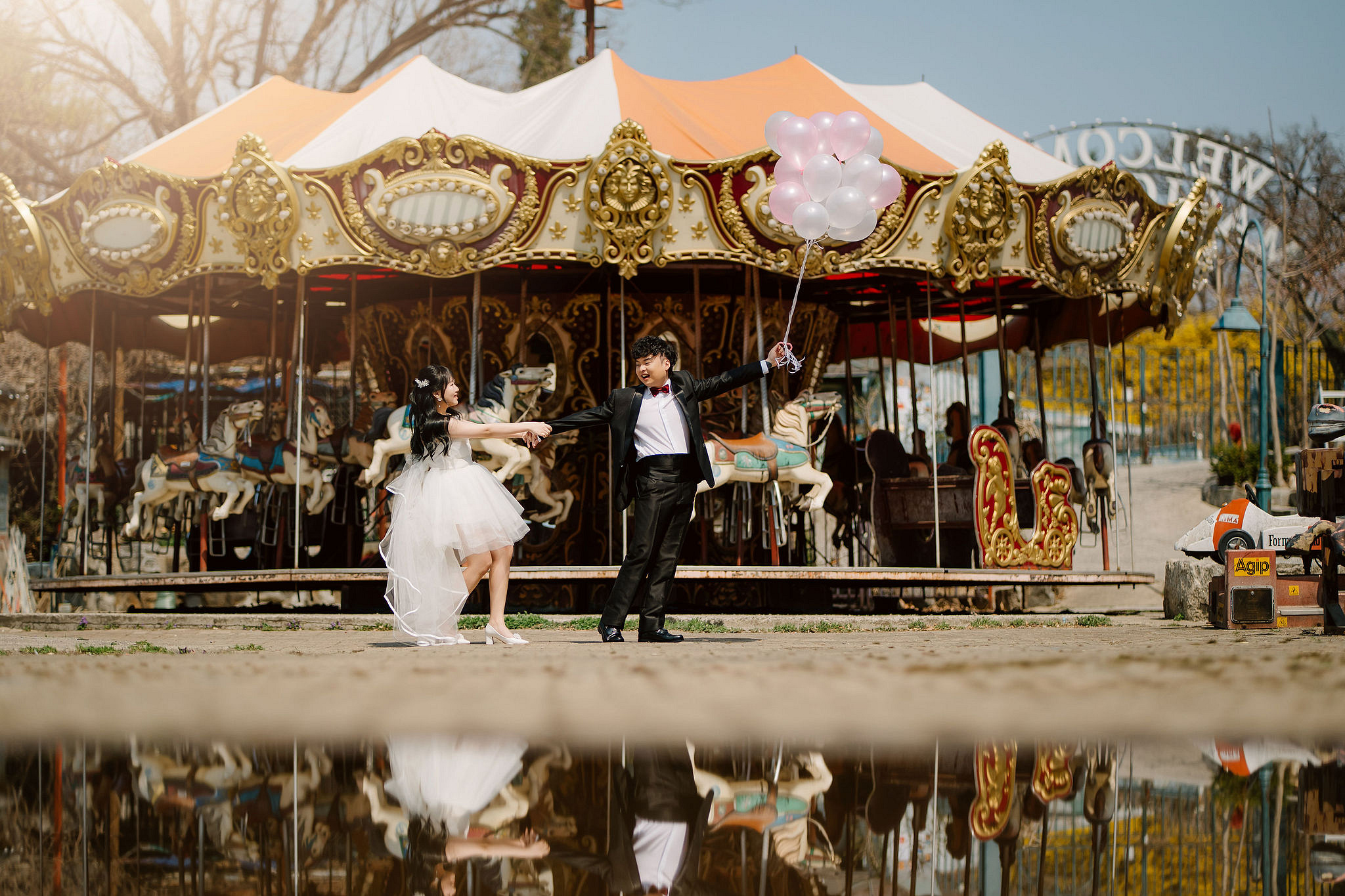Seoul Pre-Wedding Photoshoot | Yongma Land, Seoul Forest & Namsangol Hanok Village at Yongma Land Amusement Park pre-wedding photo