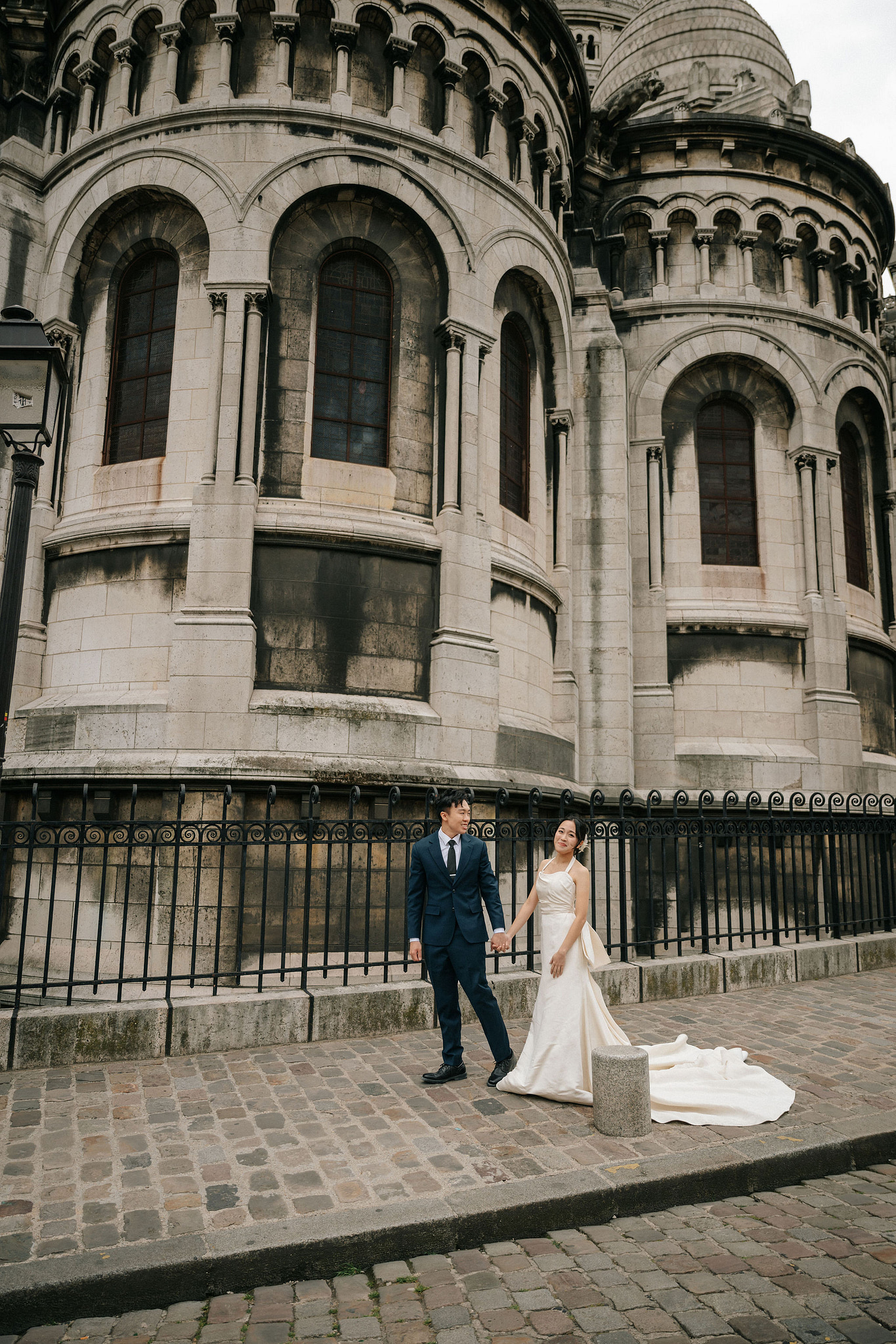 Paris Pre-Wedding Photoshoot | Place du Trocadéro, Bir-Hakeim Bridge, Louvre Pyramid, Tuileries Garden & Montmartre at Montmartre pre-wedding photo