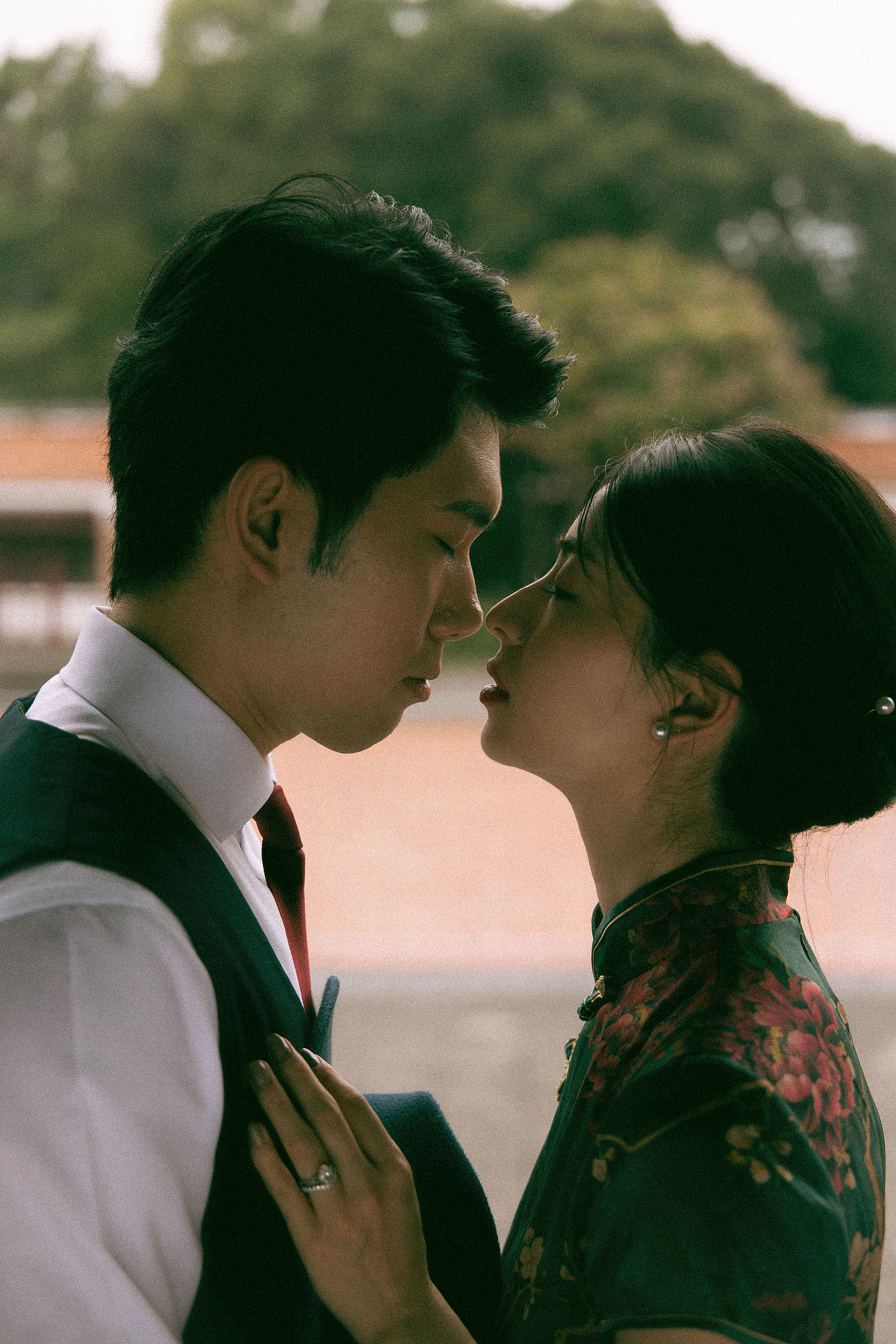 Taiwan Pre-Wedding Photoshoot Traditional Garden Qi Pao Experience Yangmingshan Vintage Night Market Shoot at Historic Garden pre-wedding photo