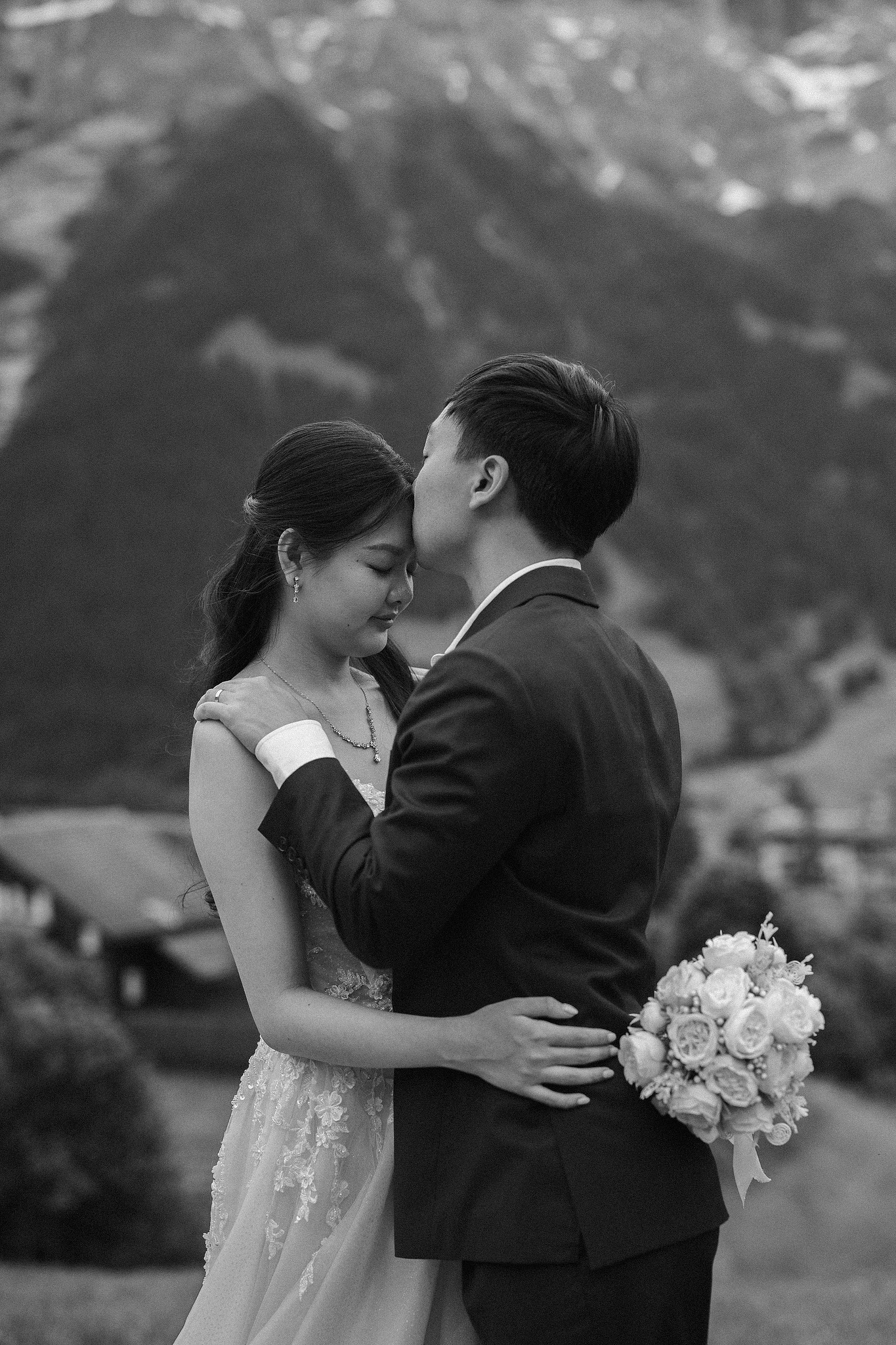 Switzerland Pre-Wedding Photoshoot | Spiez at Spiez pre-wedding photo