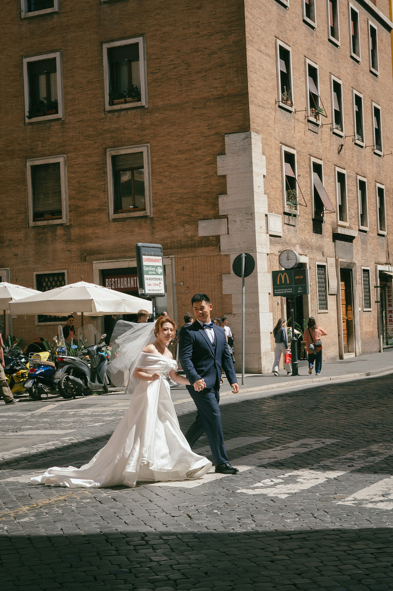 Rome Pre-Wedding Photoshoot | Rome Streets, Capitoline Hill, Basilica of St. Anthony, Villa Borghese & Giardino di Sant’Alessio at Rome Streets pre-wedding photo