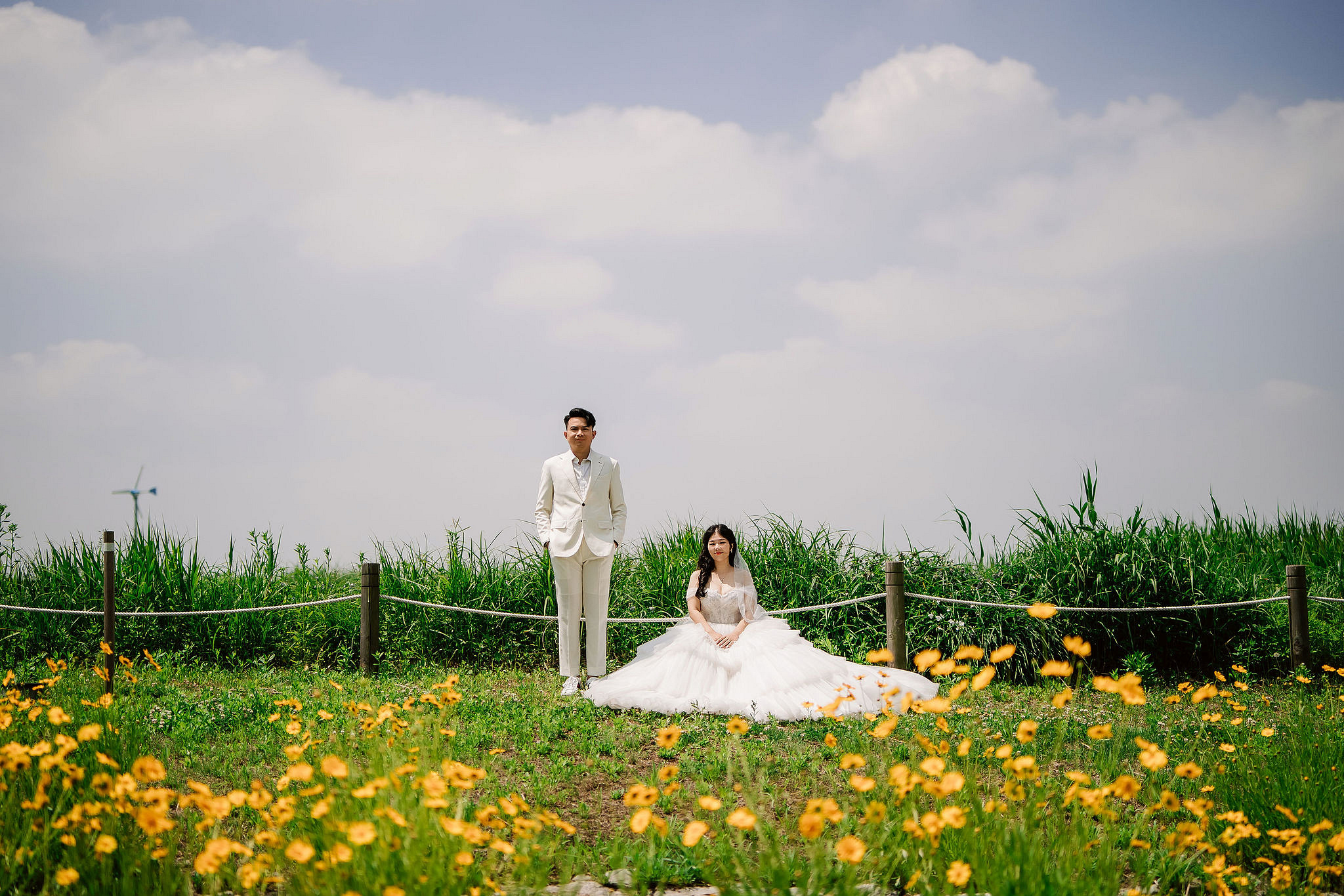 Seoul Pre-Wedding Photoshoot | Haneul Park, Yonsei University & Yeonnam-dong at Haneul Park pre-wedding photo