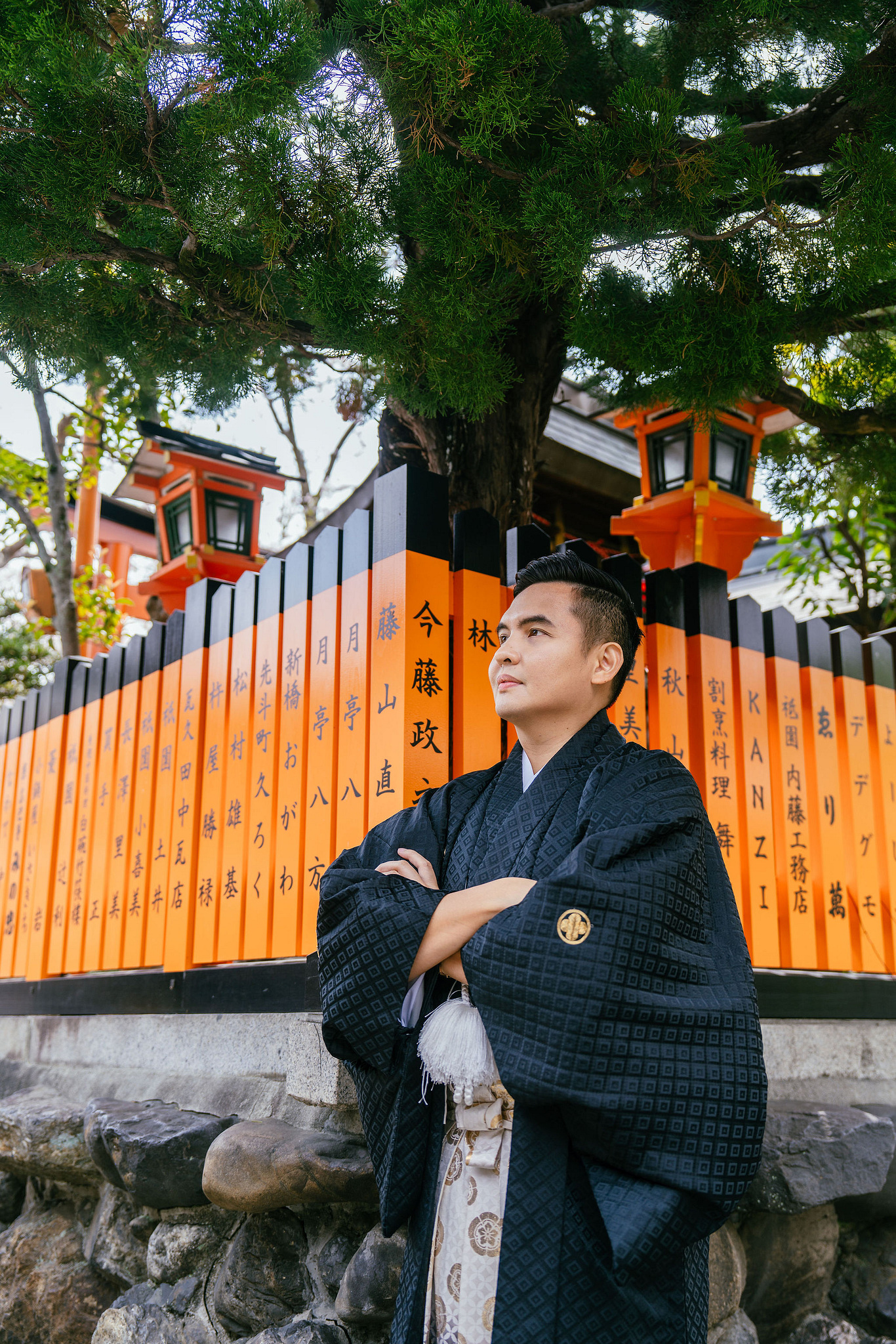 Kyoto Pre-Wedding Photoshoot | Gion Canal, Ninenzaka & Mount Wakakusa at Gion Shirakawa Canal pre-wedding photo