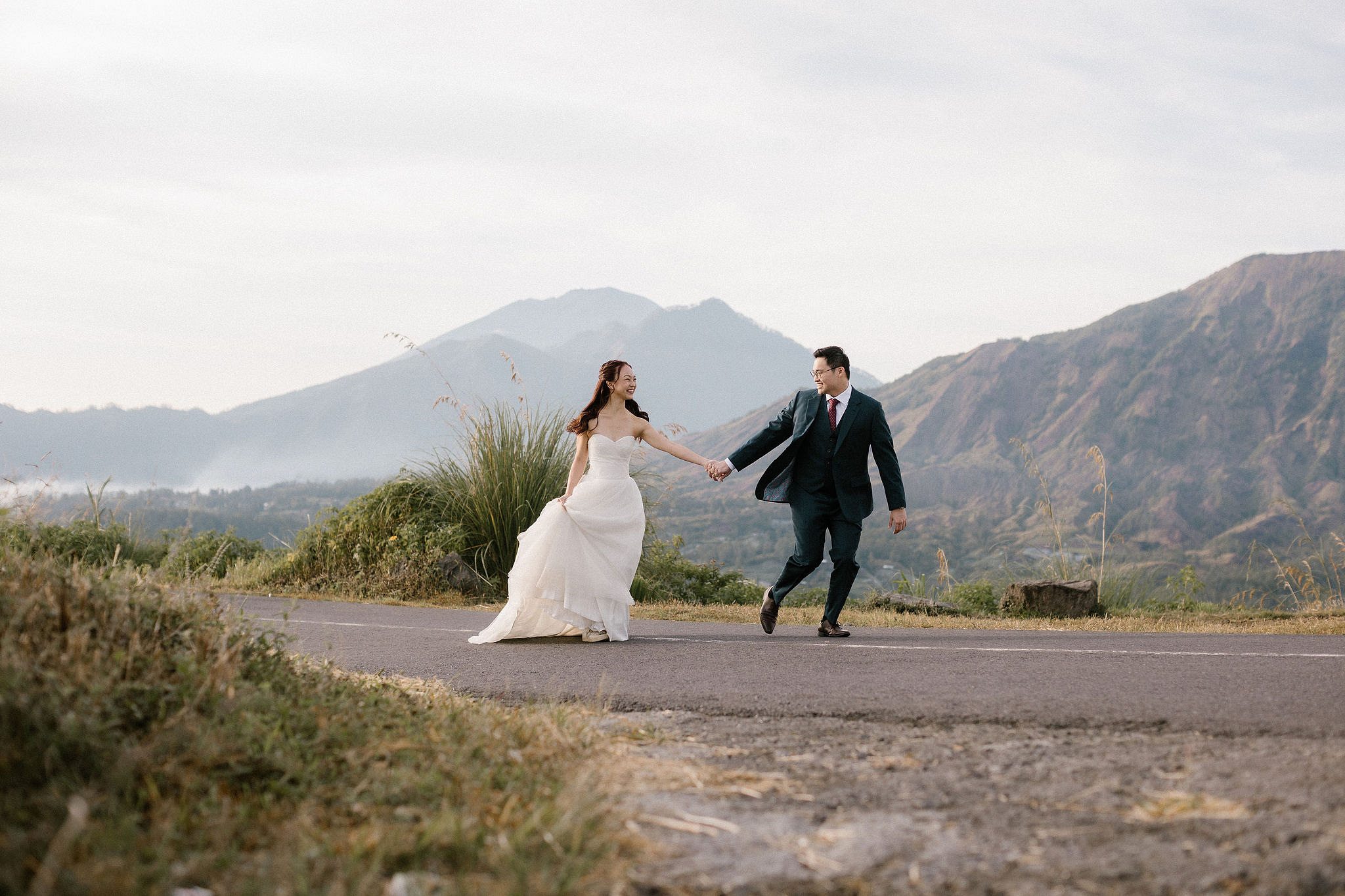 Bali Pre-Wedding Photoshoot | Pinggan Village, Lava Fields, Twin Cliff Valley & Beach at Pinggan Village   pre-wedding photo