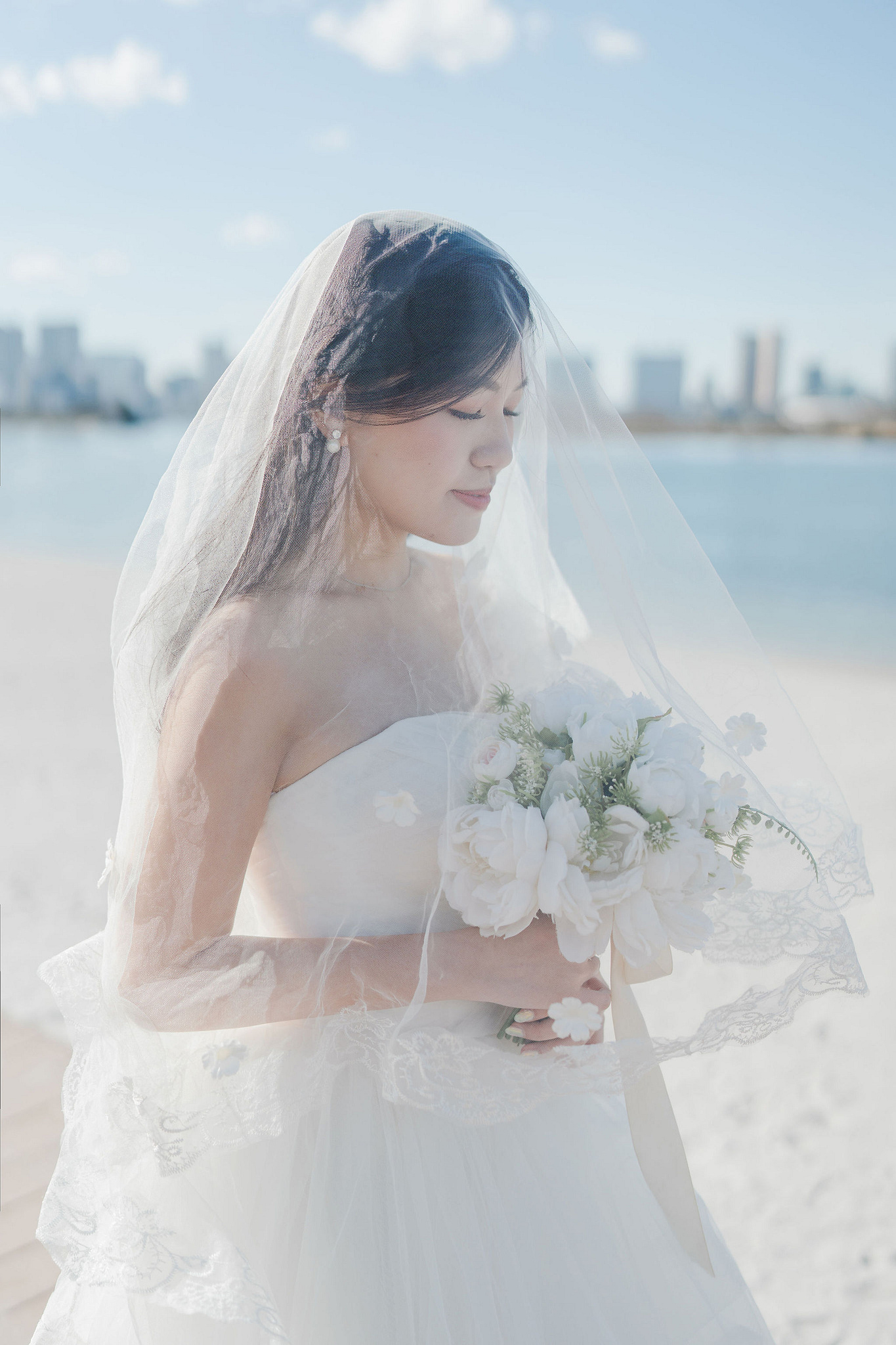 Tokyo Pre-Wedding Photoshoot | Tokyo Shrine, Tokyo Beach & Shibuya at Tokyo Beach pre-wedding photo