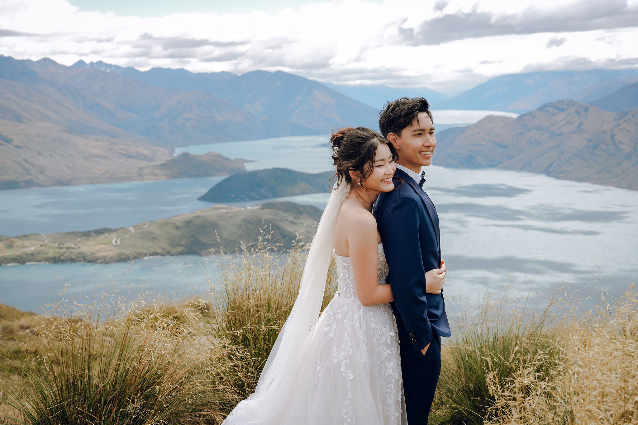 New Zealand Pre-Wedding Photoshoot | Coromandel Peak, Queenstown Highway & Alpaca Farm at Coromandel Peak pre-wedding photo