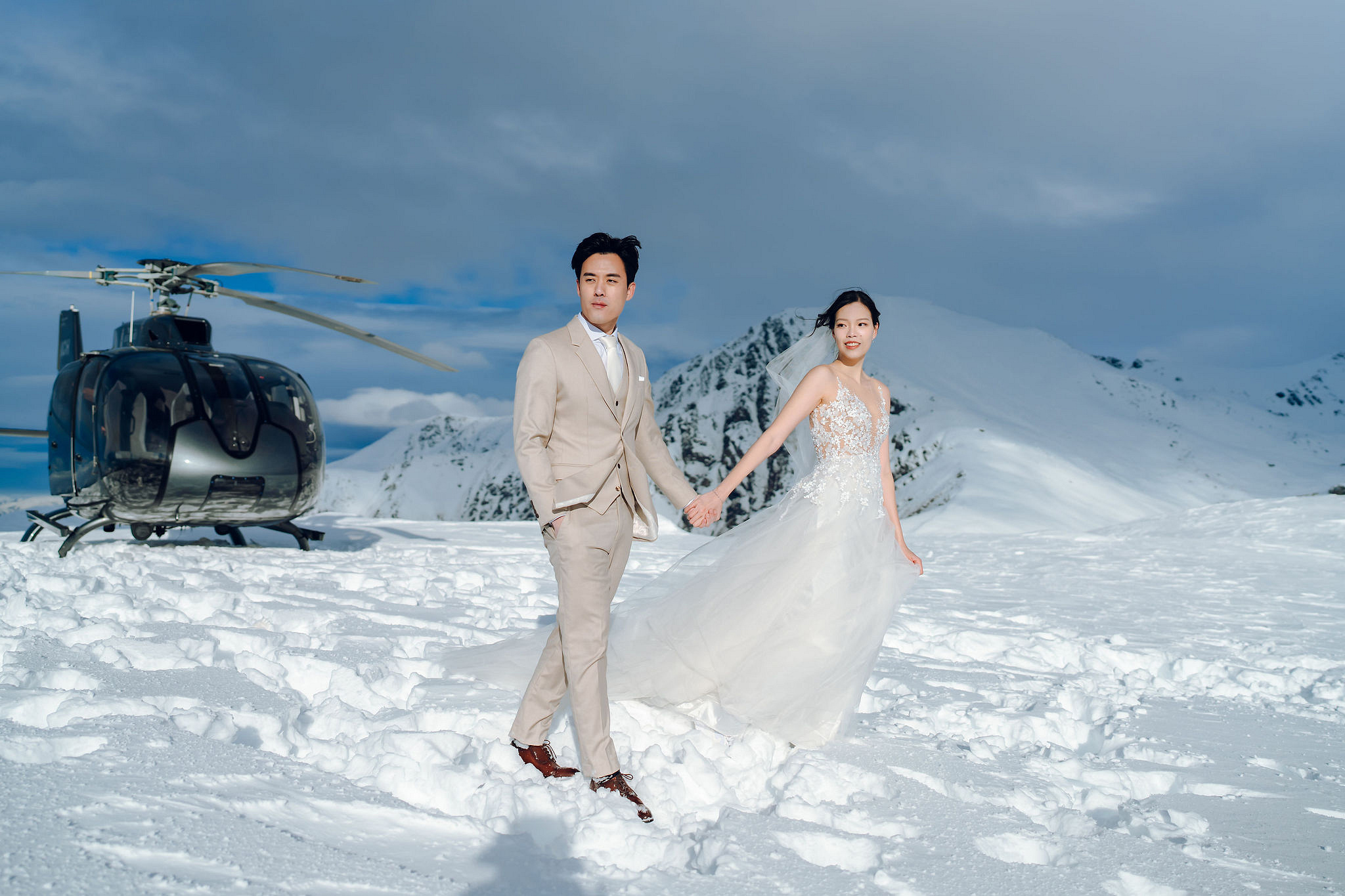 New Zealand Pre-Wedding Photoshoot | Cherry Blossoms, Coromandel Peak & Lake Wakatipu at Coromandel Peak pre-wedding photo