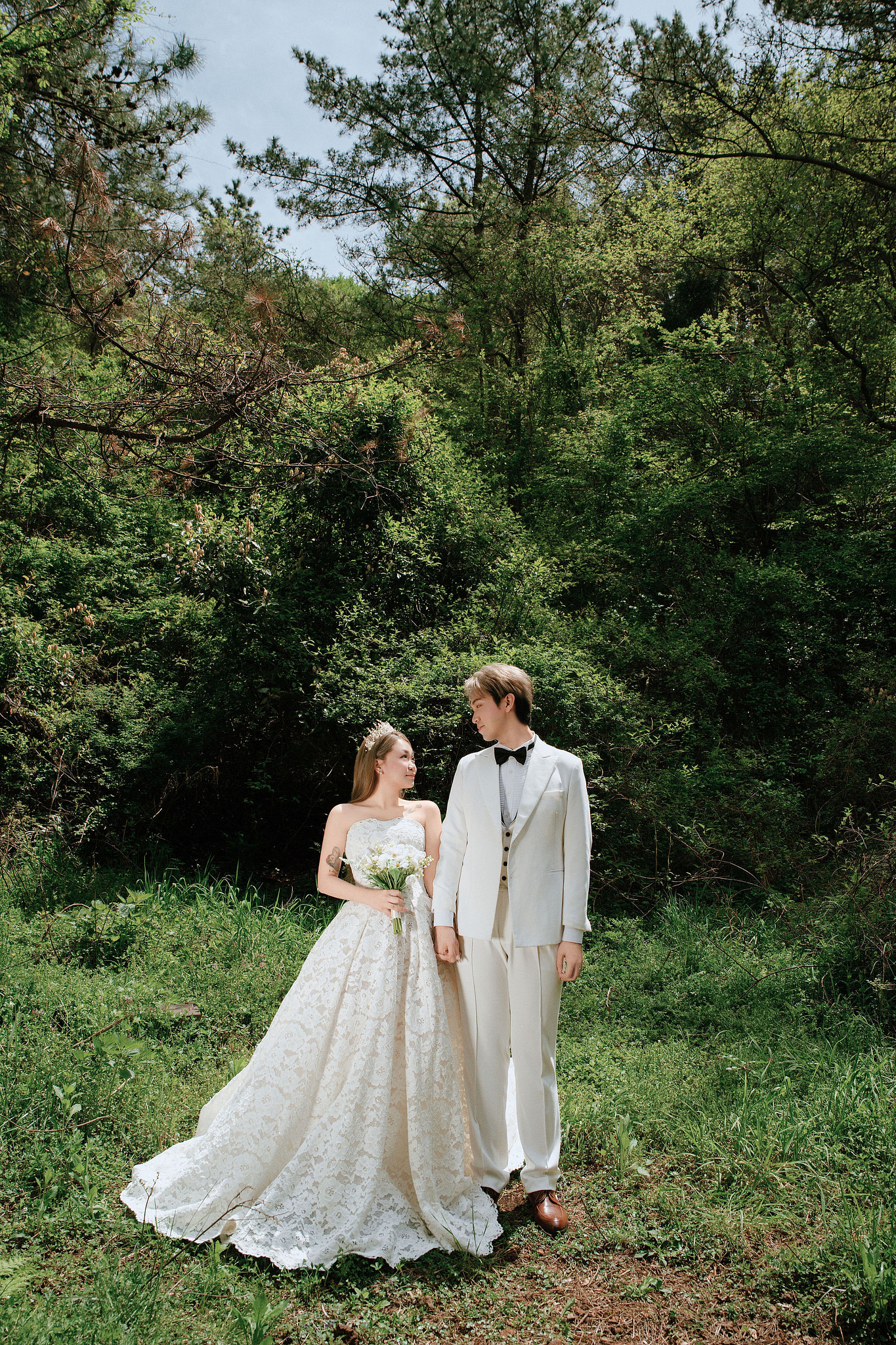 Jeju Pre-Wedding Photoshoot | Sangye-dong Forest, Yerae Ecological Park & Hyeopjae Beach at Sangye-dong Forest pre-wedding photo
