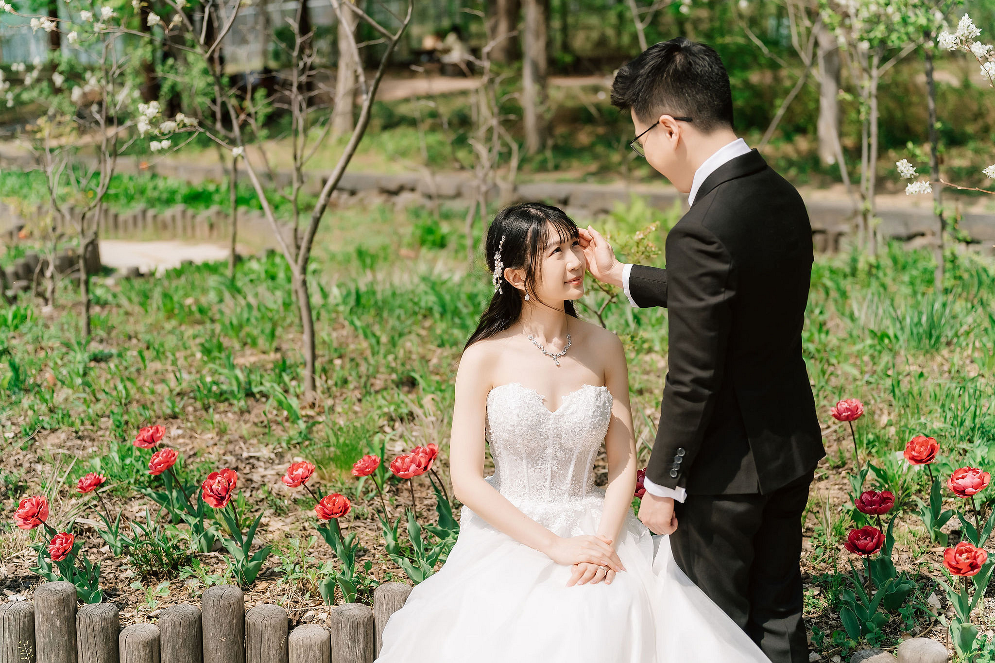 Seoul Pre-Wedding Photoshoot | Seoul Forest, Namsangol Hanok Village & Samcheong-dong at Seoul Forest pre-wedding photo