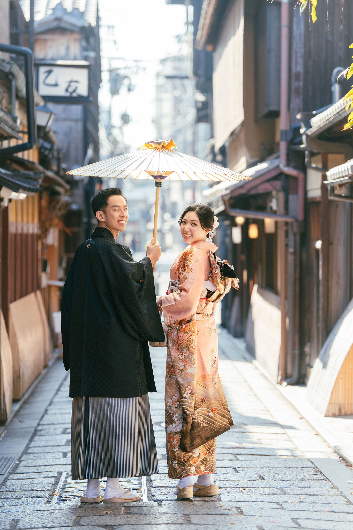 Kyoto Pre-Wedding Photoshoot | Gion Streets & Fushimi Inari Shrine & Nara Park at Historic Streets & Railway Crossing pre-wedding photo