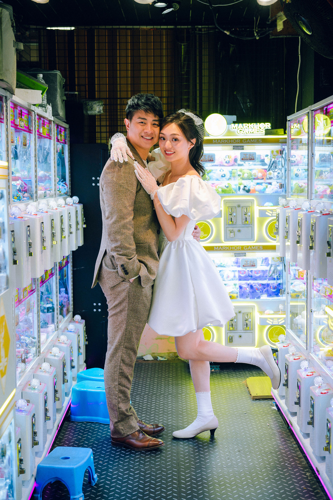 Taiwan Pre-Wedding Photoshoot | Dadaocheng, Nanjing Road & Huaxi Street at Huaxi Street pre-wedding photo