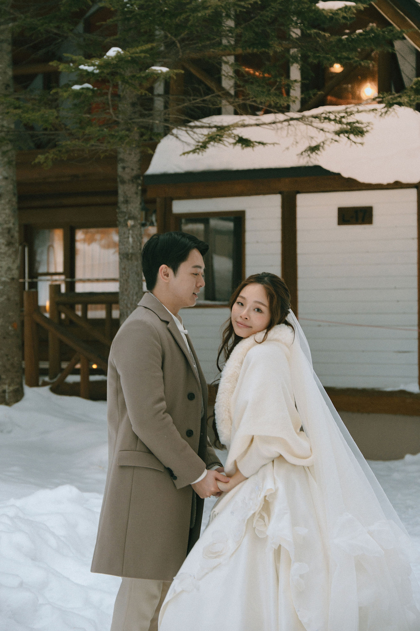 Hokkaido Pre-Wedding Photoshoot | Birch Forest, Rusutsu Resort & Hirafu Village at Rusutsu Resort pre-wedding photo