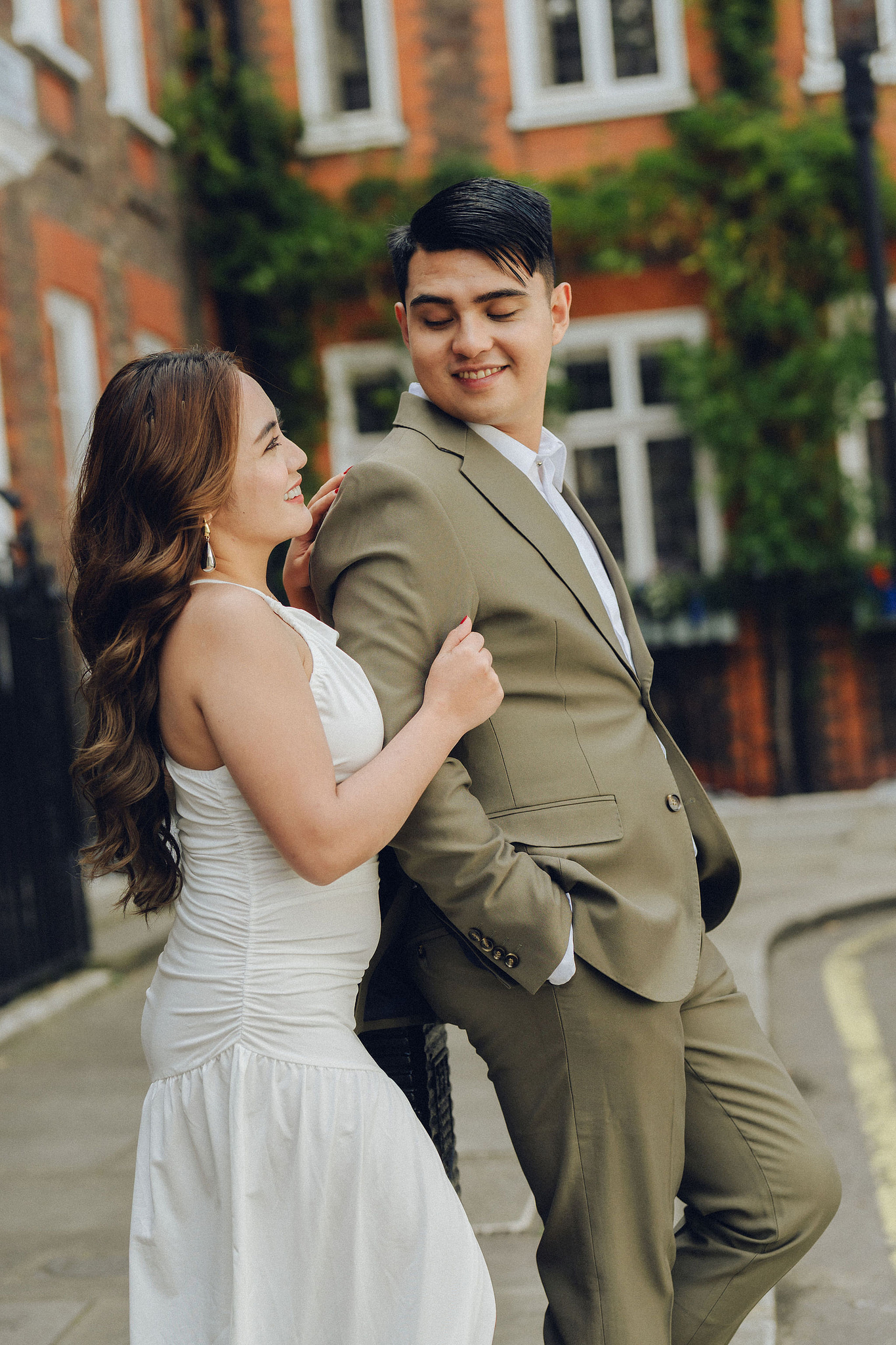 London Pre-Wedding Photoshoot | Westminster, St. Paul’s Cathedral & London Streets at London Streets pre-wedding photo