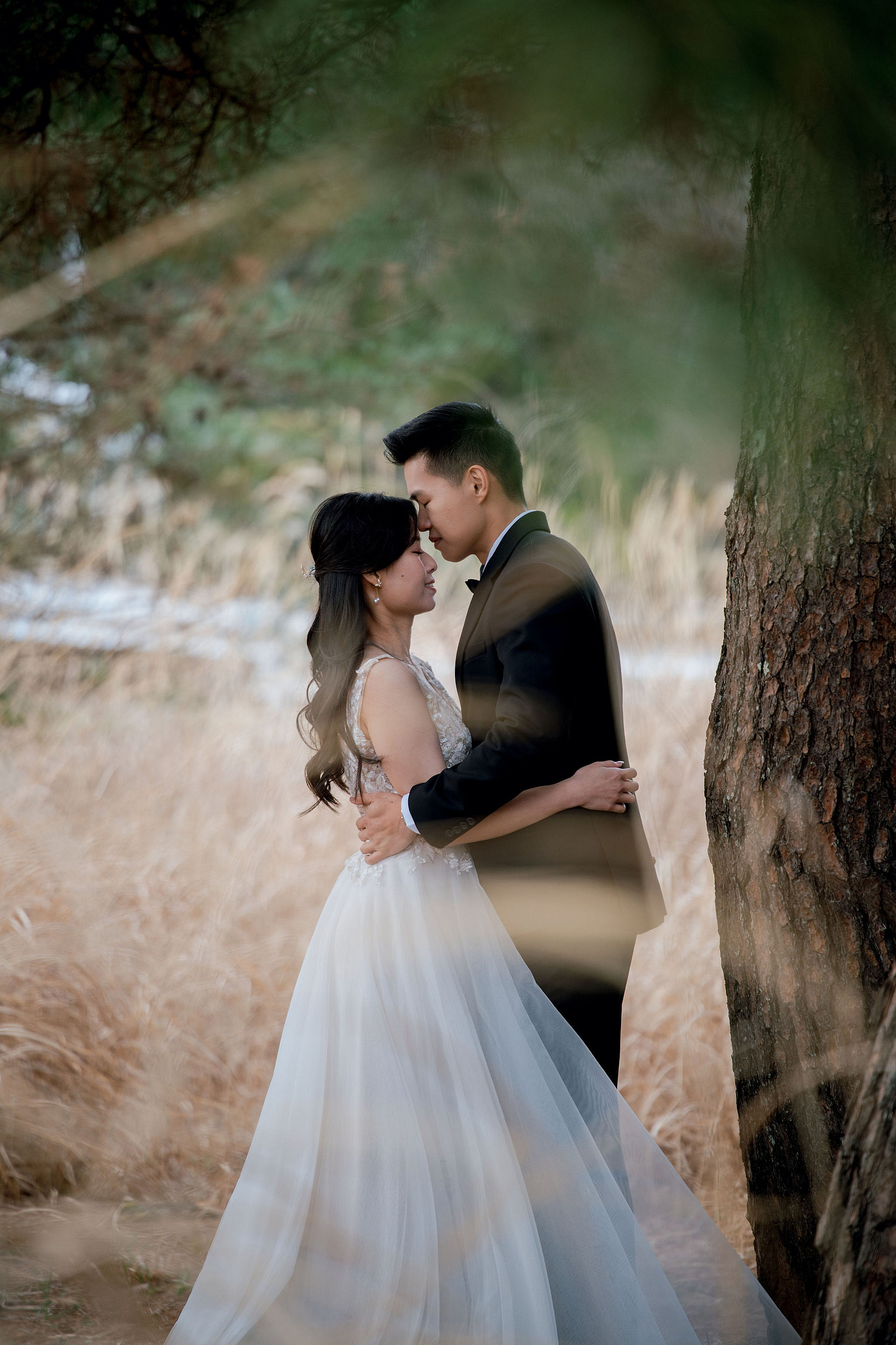 Tokyo & Mt Fuji Pre-Wedding Photoshoot | Senso-Ji Temple, Tokyo Park & Lake Kawaguchiko at Lake Kawaguchiko pre-wedding photo