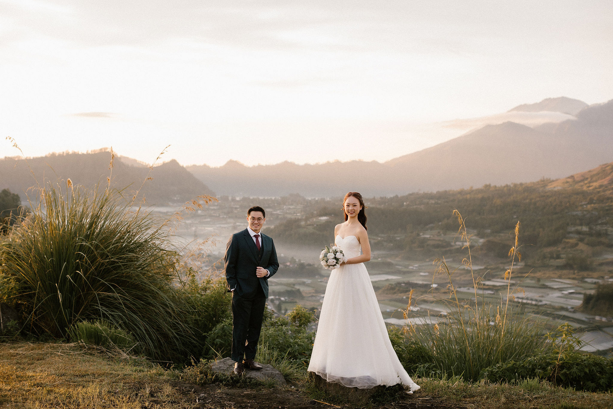 Bali Pre-Wedding Photoshoot | Pinggan Village, Lava Fields, Twin Cliff Valley & Beach at Pinggan Village   pre-wedding photo
