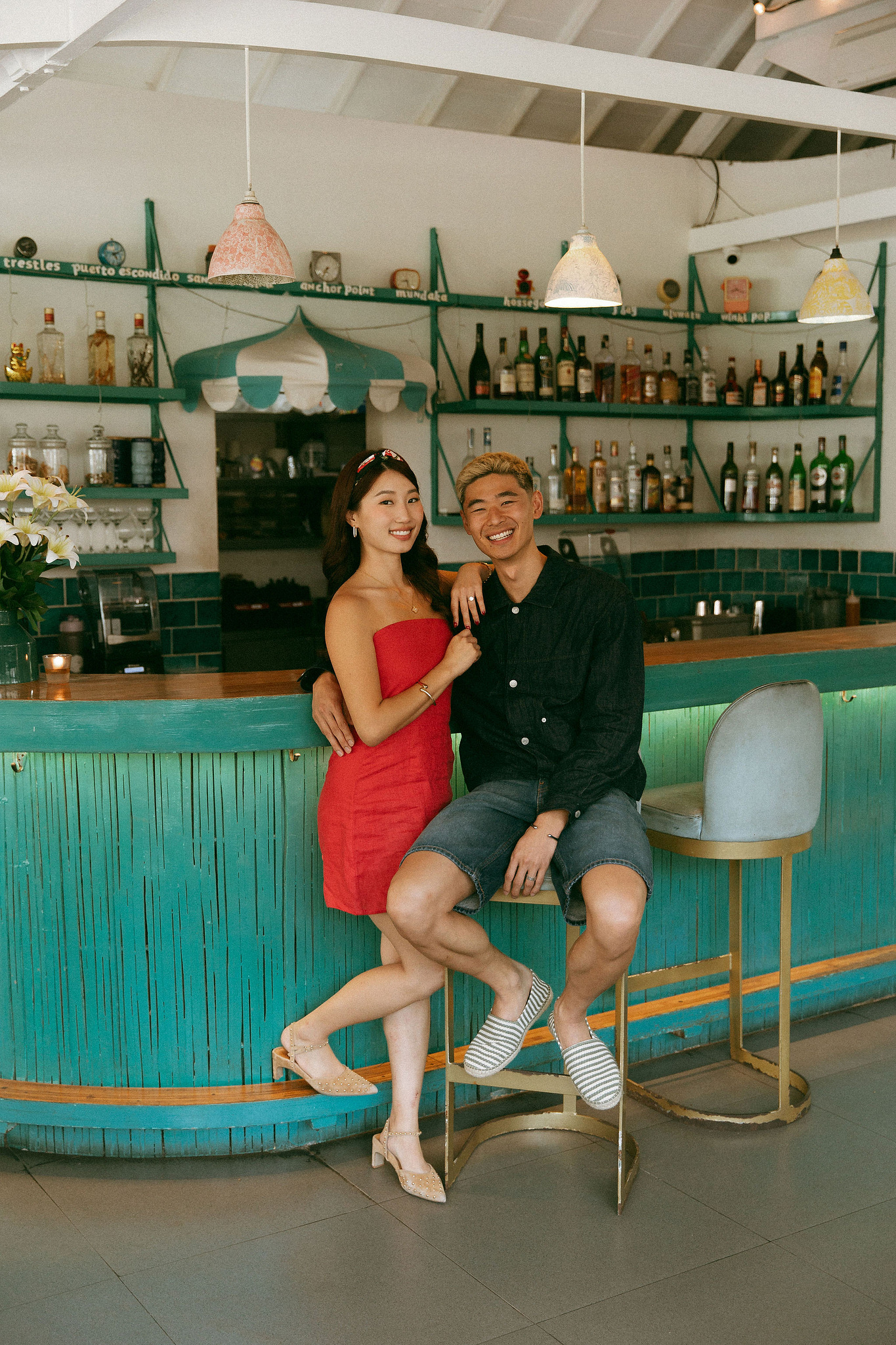 Bali Pre-Wedding Photoshoot | Mt. Batur Pinggan Village, Gelato Diner & Black Sand Beach at Restaurant   pre-wedding photo