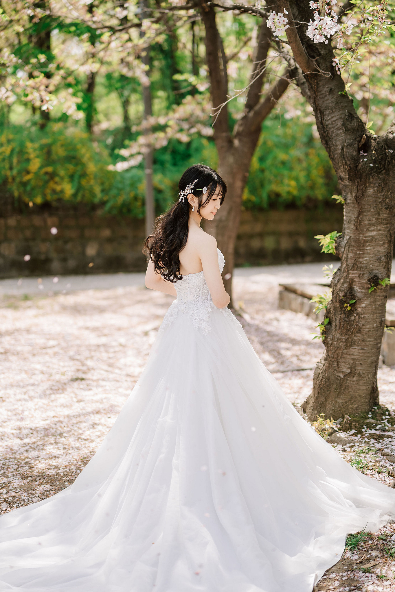 Seoul Pre-Wedding Photoshoot | Seoul Forest, Namsangol Hanok Village & Samcheong-dong at Seoul Forest pre-wedding photo