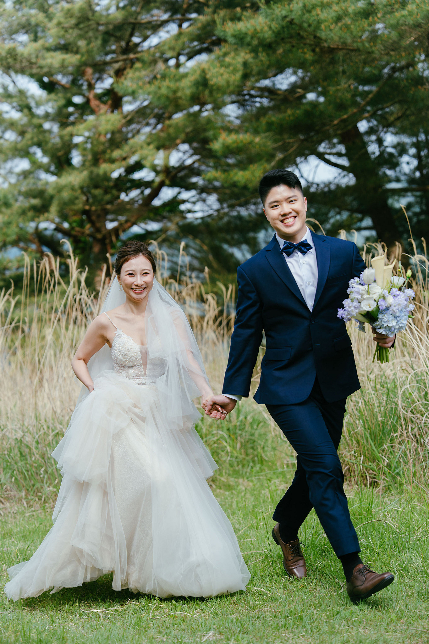 Mt. Fuji Pre-Wedding Photoshoot | Mt. Fuji Village, Oishi Park, Lake Kawaguchiko & Mt. Fuji Park at Lake Kawaguchiko pre-wedding photo