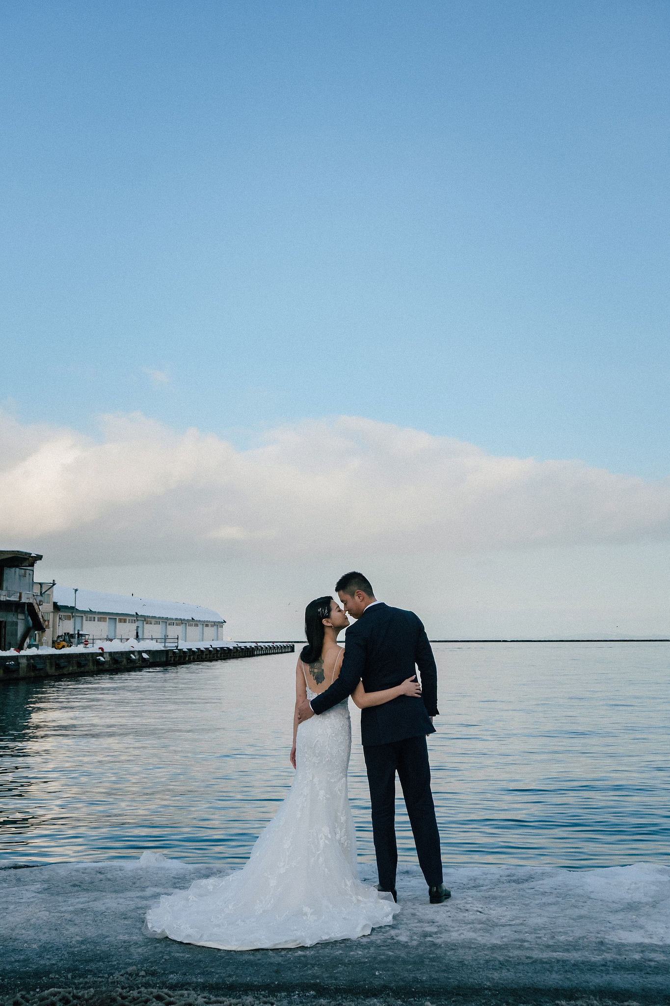 Hokkaido Pre-Wedding Photoshoot with Iyahiko Shrine, Nakajima Park, Moerenuma Park & Otaru Canal at Otaru Port pre-wedding photo