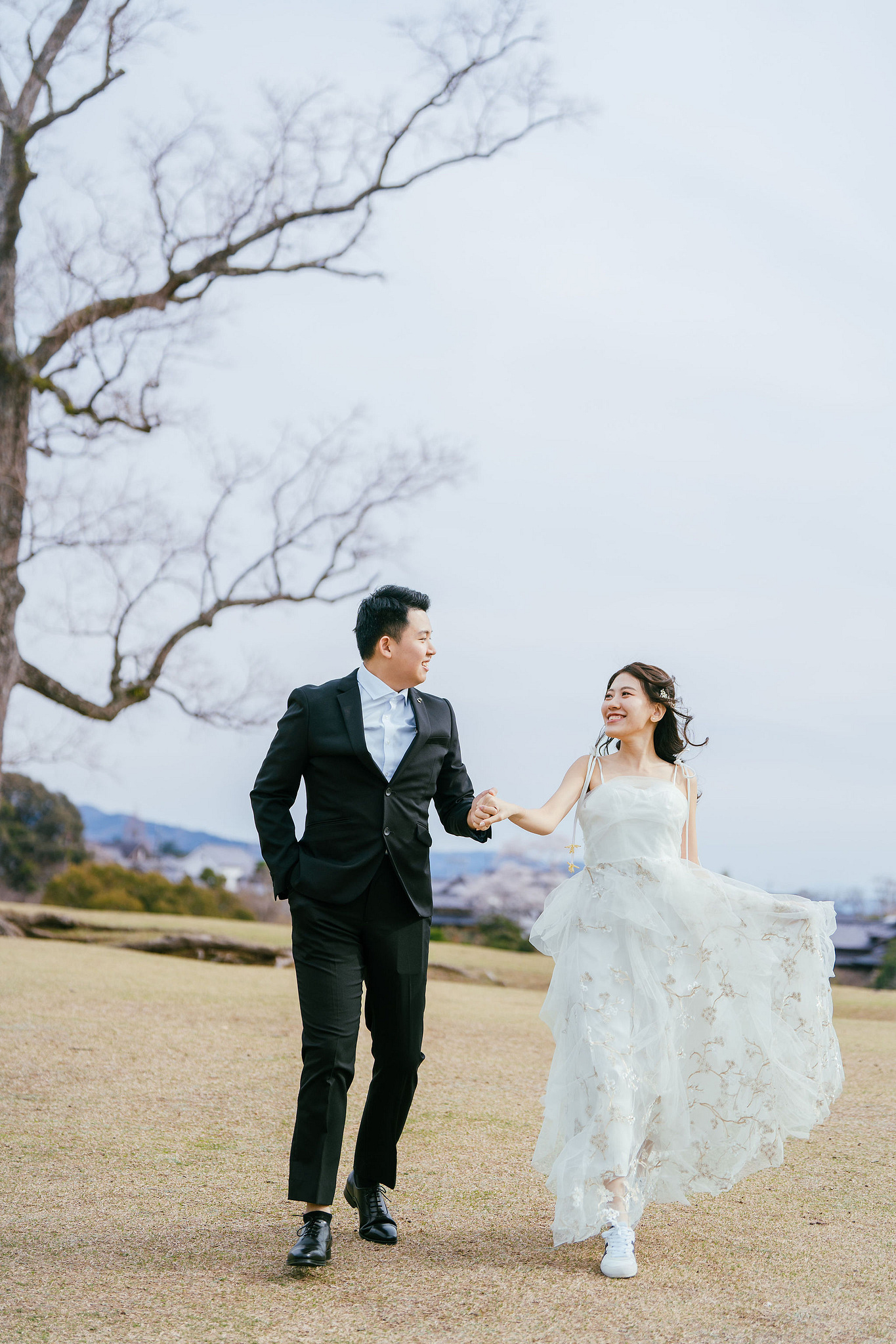 Kyoto Pre-Wedding Photoshoot | Nara Park, Gion & Mount Wakakusa at Nara Park pre-wedding photo