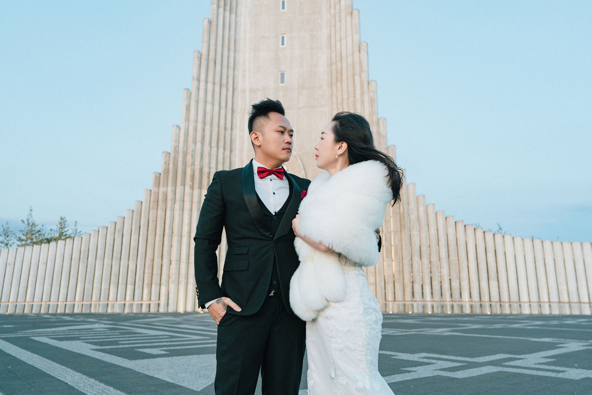 Iceland Pre-Wedding Photoshoot | Hallgrimskirkja, Skogafoss, DC Plane Wreck & Black Sand Beach at Hallgrimskirkja Church pre-wedding photo
