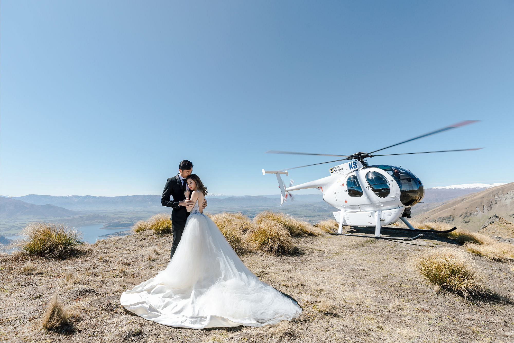 Kryz Uy And Slater Pre Wedding Photoshoot At Roy's Peak, Alpaca Farm And Arrowtown at Coromandel Peak pre-wedding photo