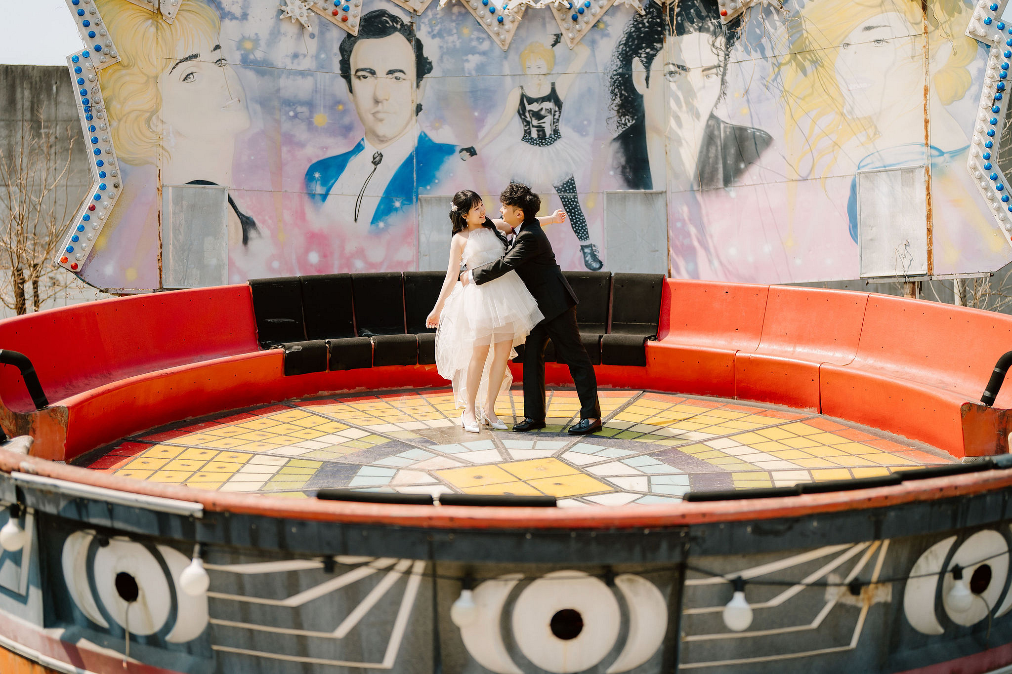 Seoul Pre-Wedding Photoshoot | Yongma Land, Seoul Forest & Namsangol Hanok Village at Yongma Land Amusement Park pre-wedding photo