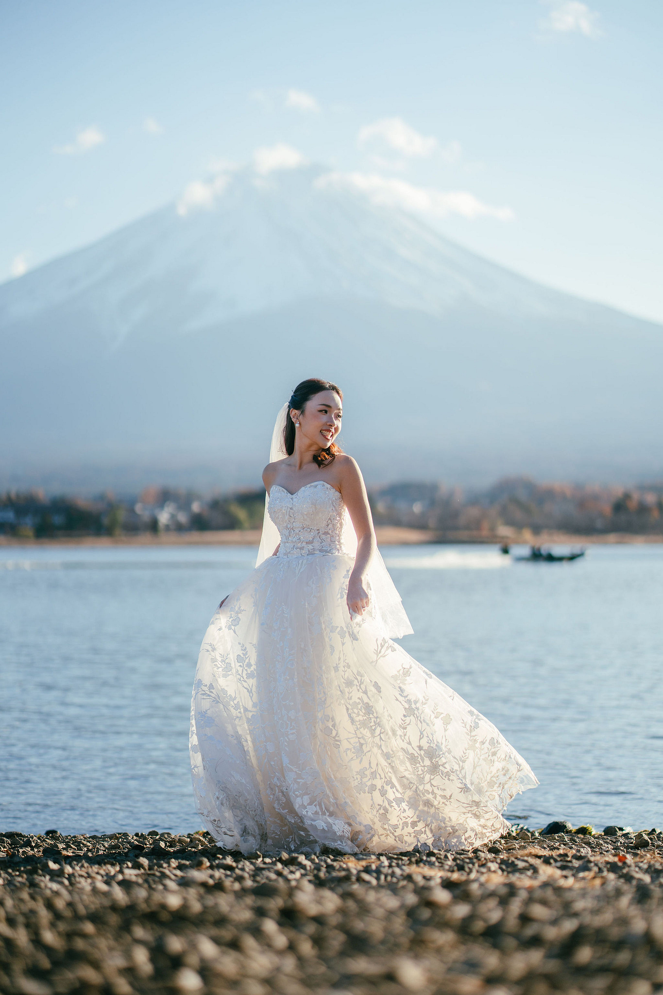 Tokyo & Mt Fuji Pre-Wedding Photoshoot | Asakusa Temple, Maple Corridor, Susuki Fields & Lake Kawaguchiko at Lake Kawaguchiko pre-wedding photo