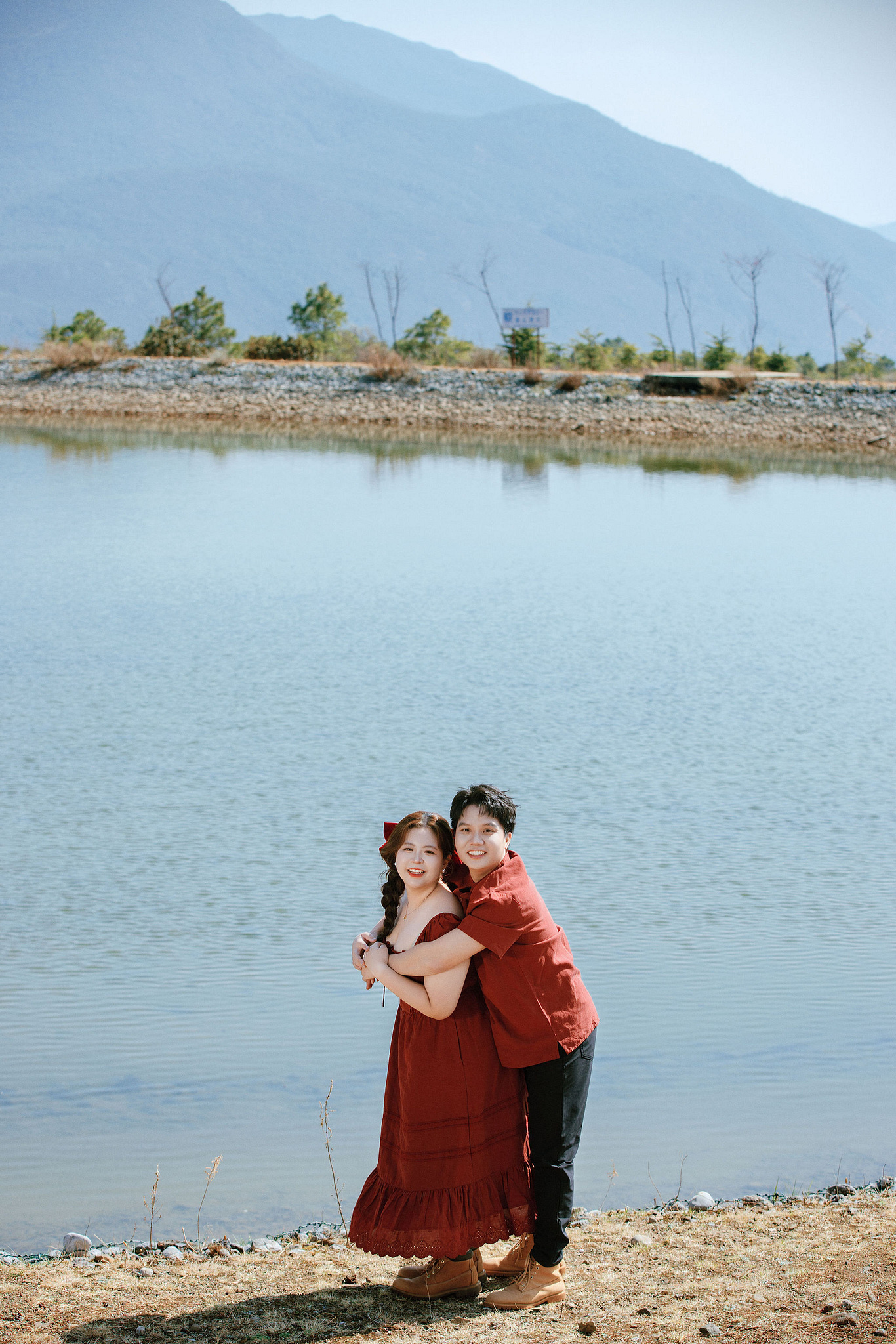 Lijiang Pre-Wedding Photoshoot | Spruce Meadow, Blue Moon Valley & Alpine Lake at Natural Lake pre-wedding photo