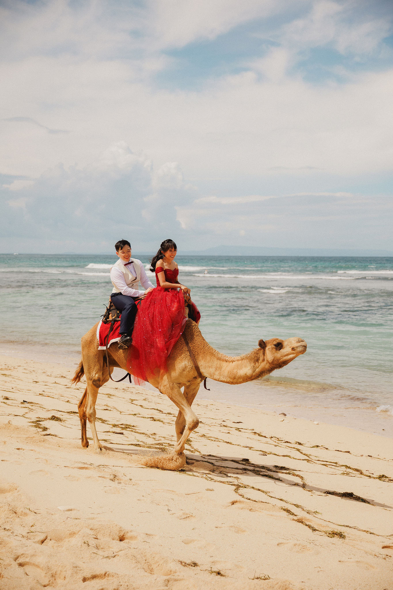 Bali Pre-Wedding Photoshoot | Pinggan Village, Sawangan Beach, Twin Cliff Valley & Malini Uluwatu at Sawangan Beach   pre-wedding photo