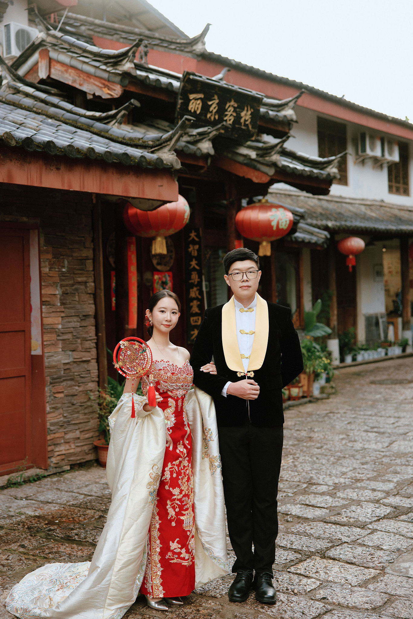 Lijiang, Yunnan Pre-Wedding Photoshoot | Spruce Meadow, Blue Moon Valley, Yulong Snow Mountain & Shuhe Ancient Town at Shuhe Ancient Town pre-wedding photo