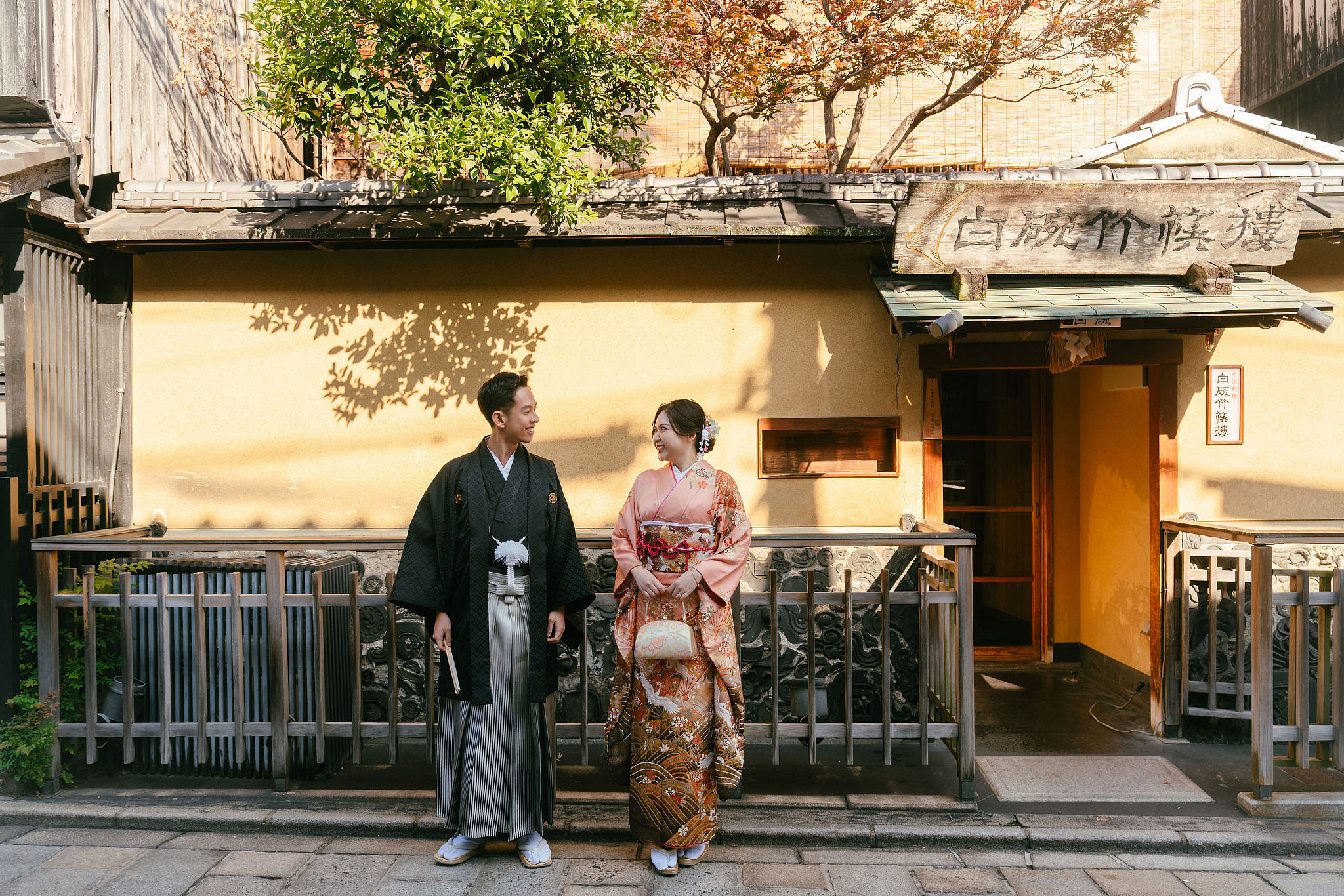 Kyoto Pre-Wedding Photoshoot | Gion Streets & Fushimi Inari Shrine & Nara Park at Historic Streets & Railway Crossing pre-wedding photo