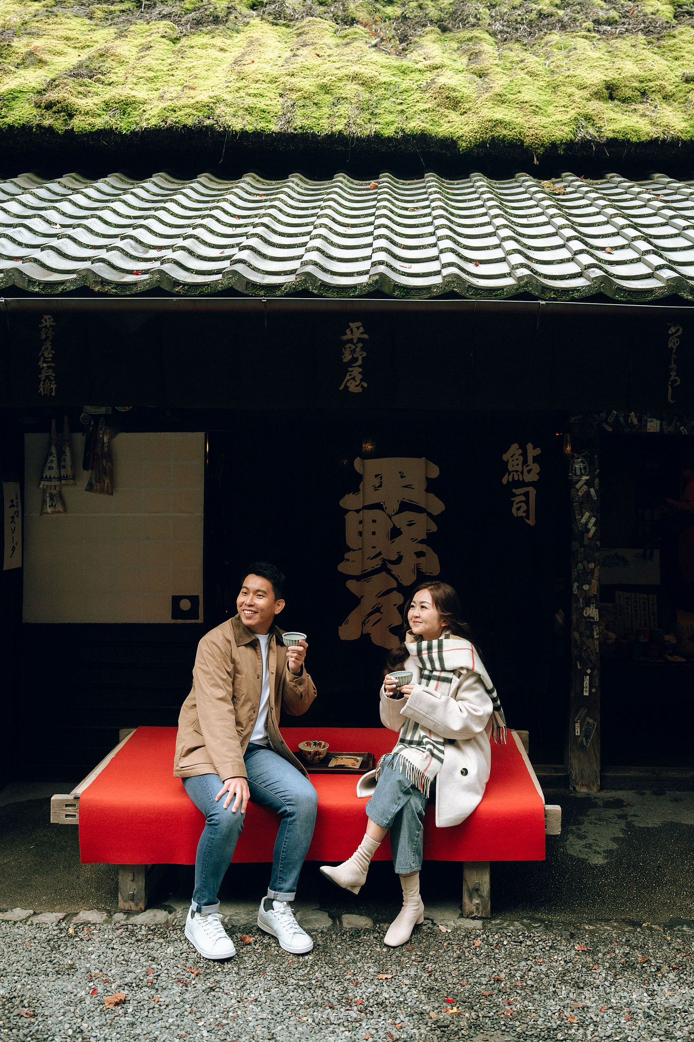 Kyoto Pre-Wedding Photoshoot | Arashiyama River, Arashiyama Temple & Mt. Wakakusa at Arashiyama Temple pre-wedding photo