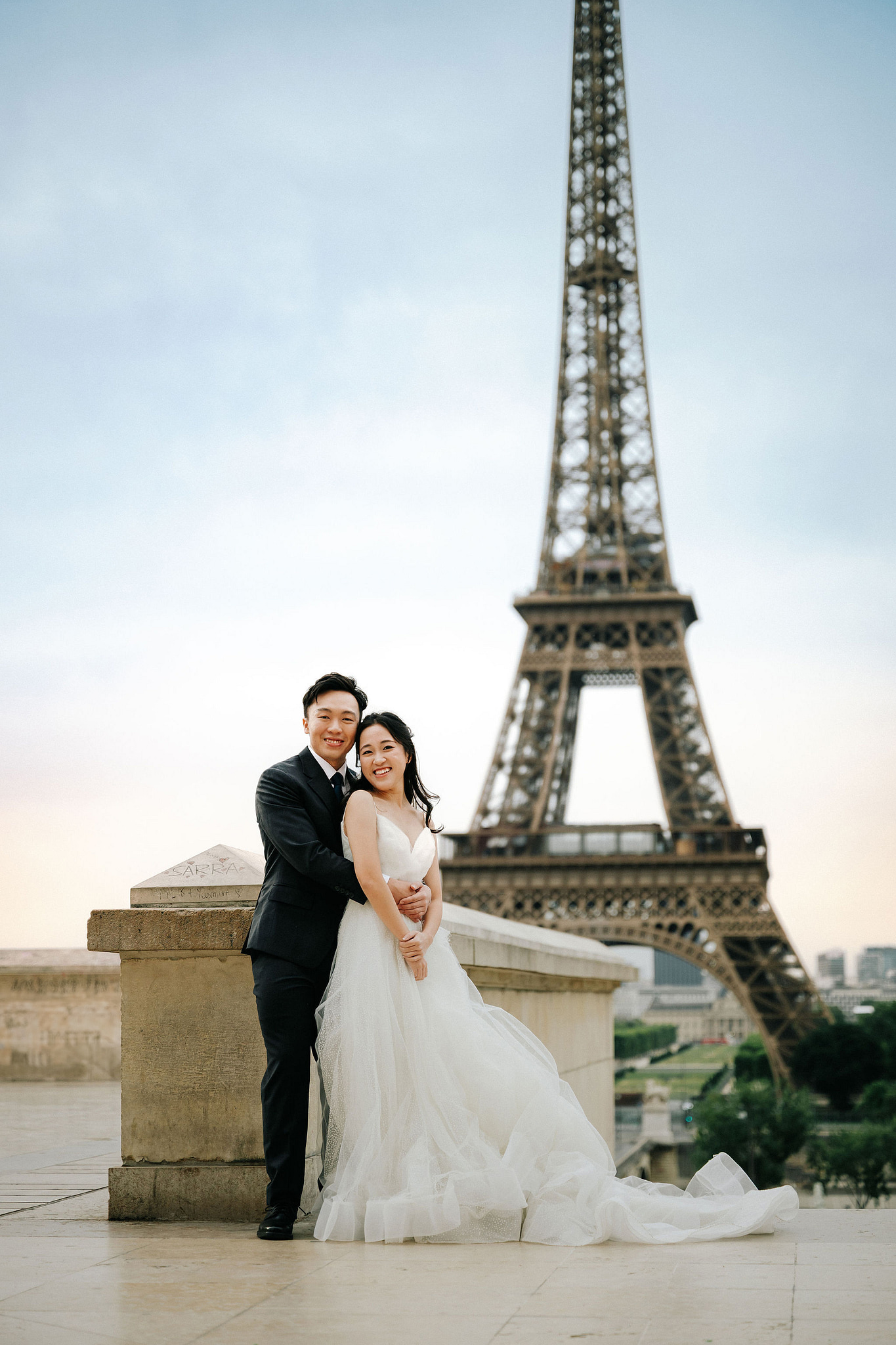 Paris Pre-Wedding Photoshoot | Place du Trocadéro, Bir-Hakeim Bridge, Louvre Pyramid, Tuileries Garden & Montmartre at Place du Trocadéro pre-wedding photo