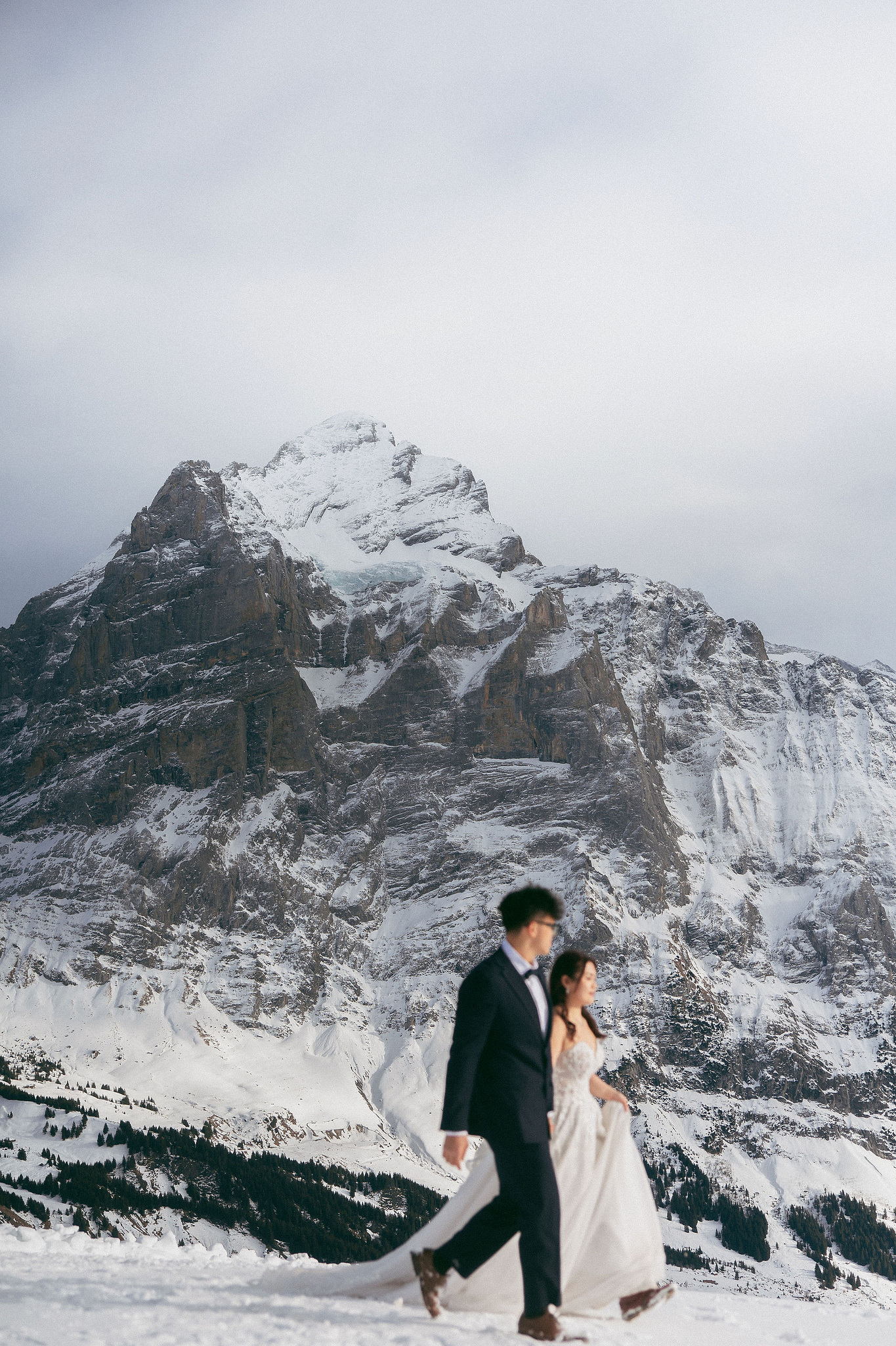 Switzerland Pre-Wedding Photoshoot | Lauterbrunnen, Grindelwald First & Lake Brienz at Grindelwald First pre-wedding photo