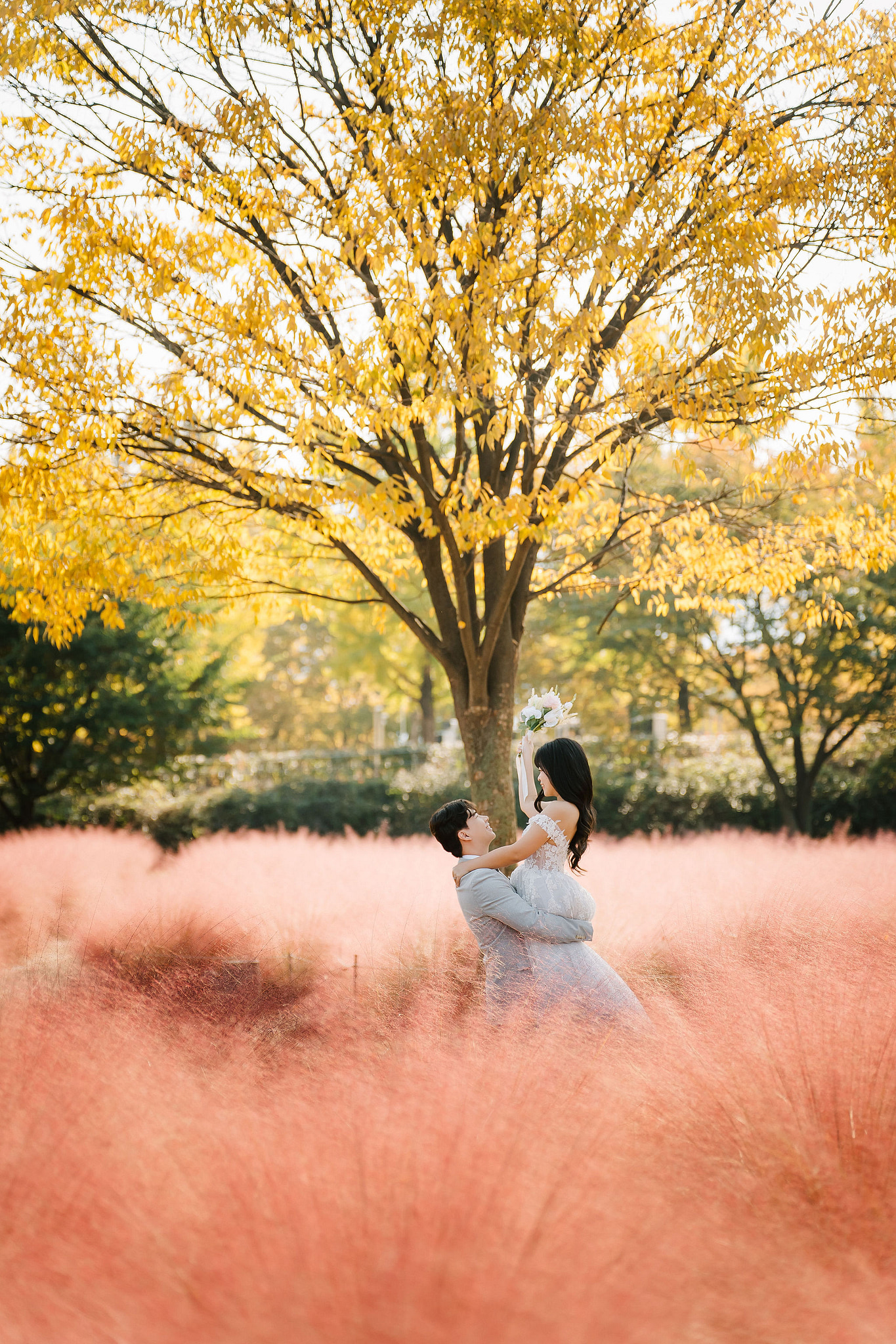 Seoul Pre-Wedding Photoshoot | Muhly Park, Seoul Forest & Cafe Street` at Muhly Park pre-wedding photo