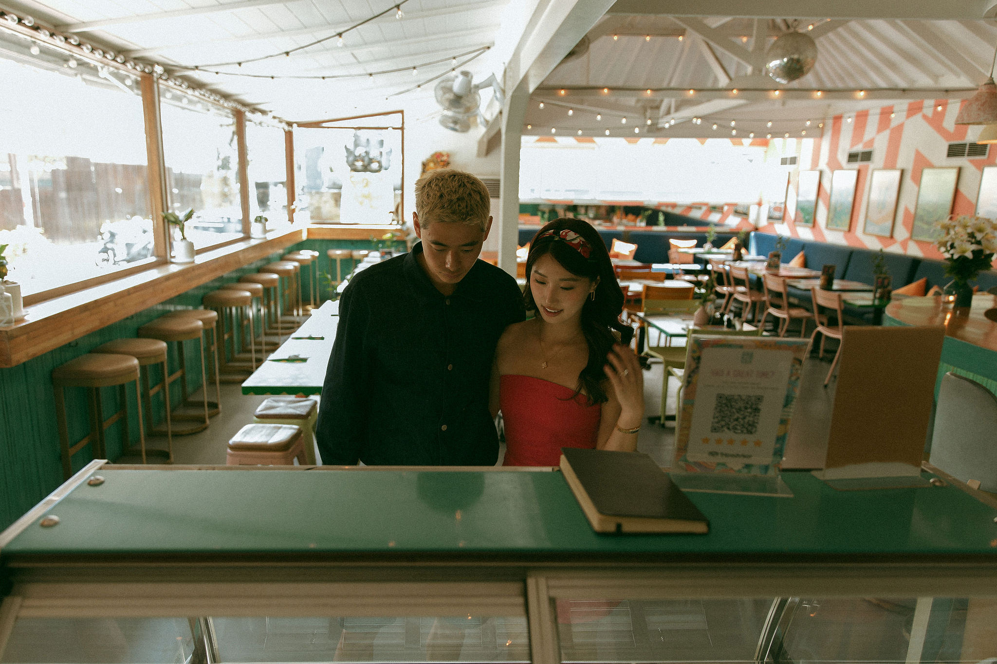 Bali Pre-Wedding Photoshoot | Mt. Batur Pinggan Village, Gelato Diner & Black Sand Beach at Restaurant   pre-wedding photo