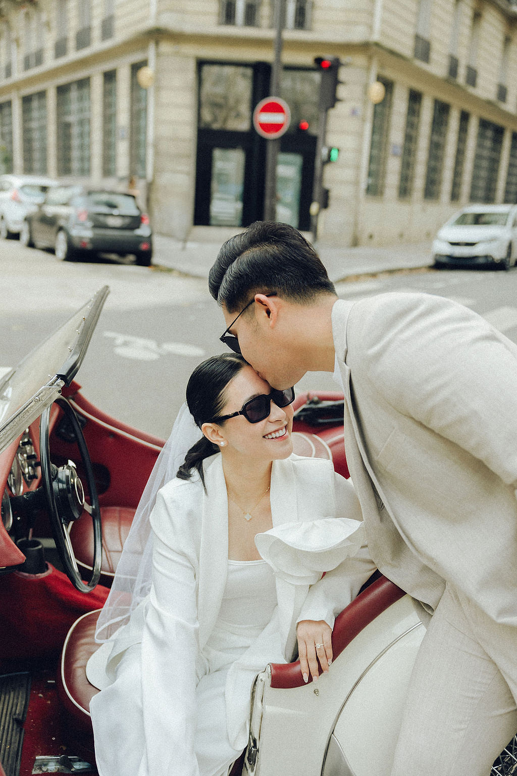 Paris Pre-Wedding Photoshoot with Eiﬀel Tower Louvre Museum Parisian Cafe Vintage Car Rooftop Night at Parisian Streets pre-wedding photo