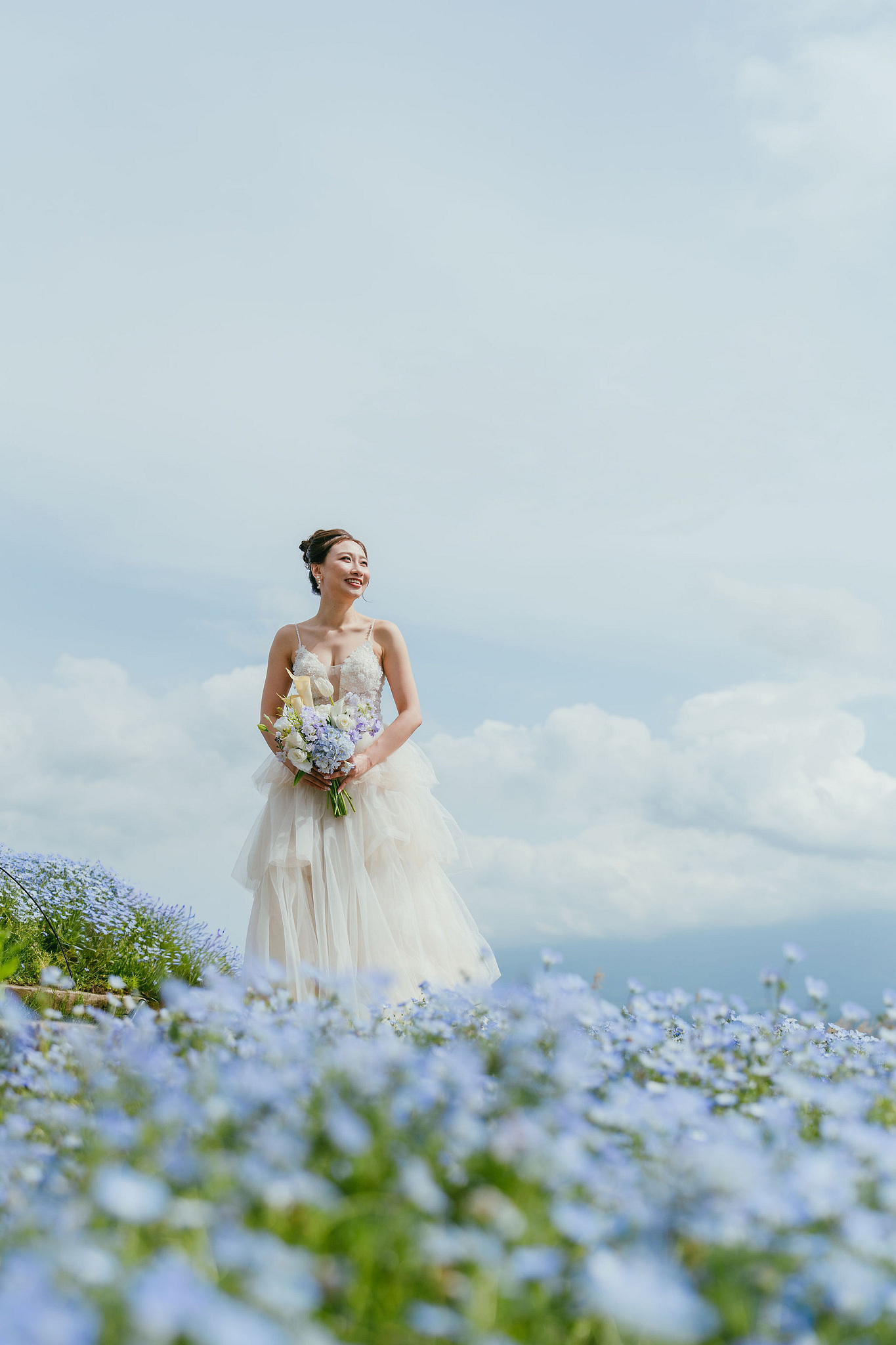 Mt. Fuji Pre-Wedding Photoshoot | Mt. Fuji Village, Oishi Park & Mt. Fuji Park at Oishi Park pre-wedding photo