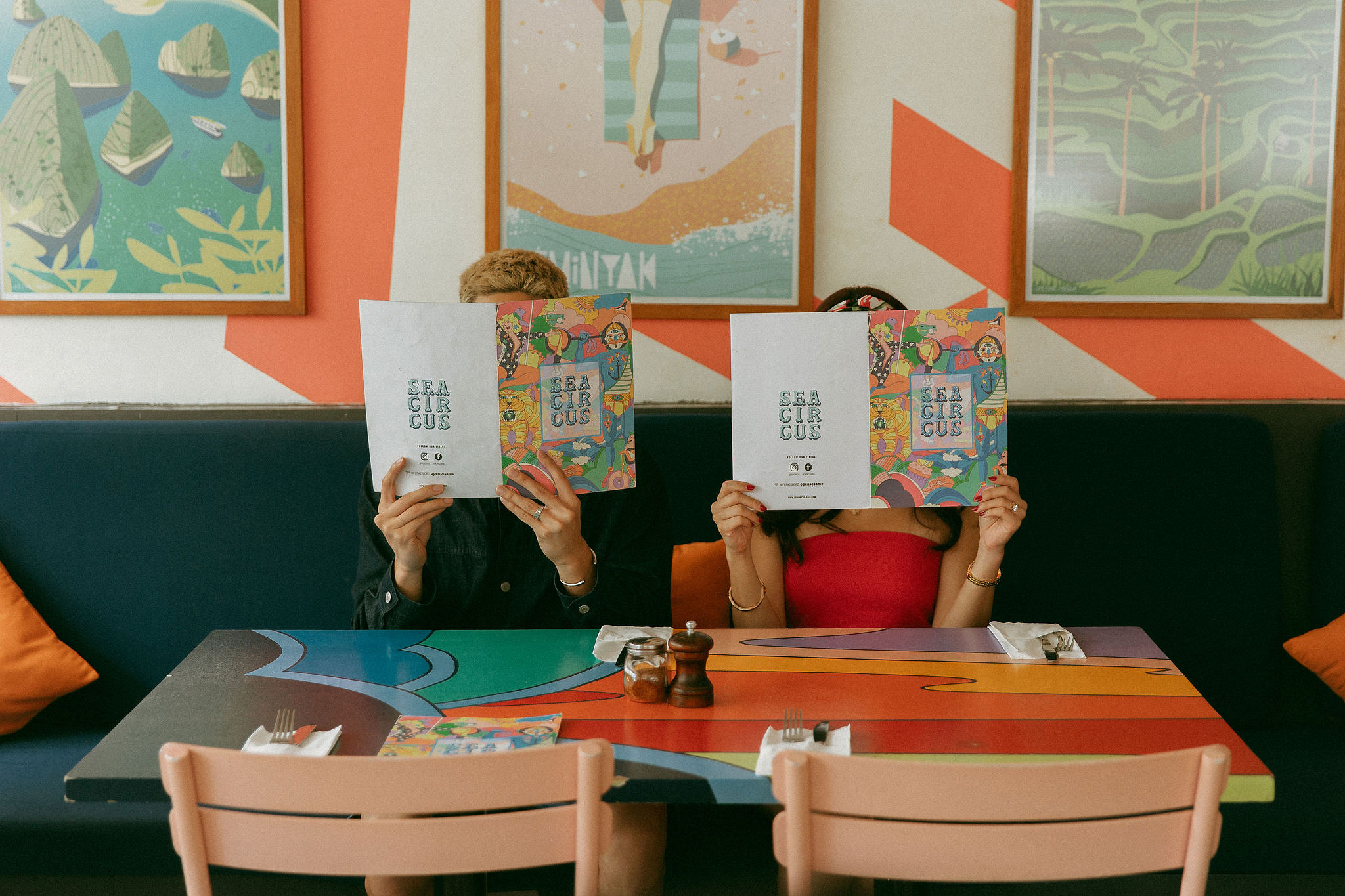 Bali Pre-Wedding Photoshoot | Mt. Batur Pinggan Village, Gelato Diner & Black Sand Beach at Restaurant   pre-wedding photo