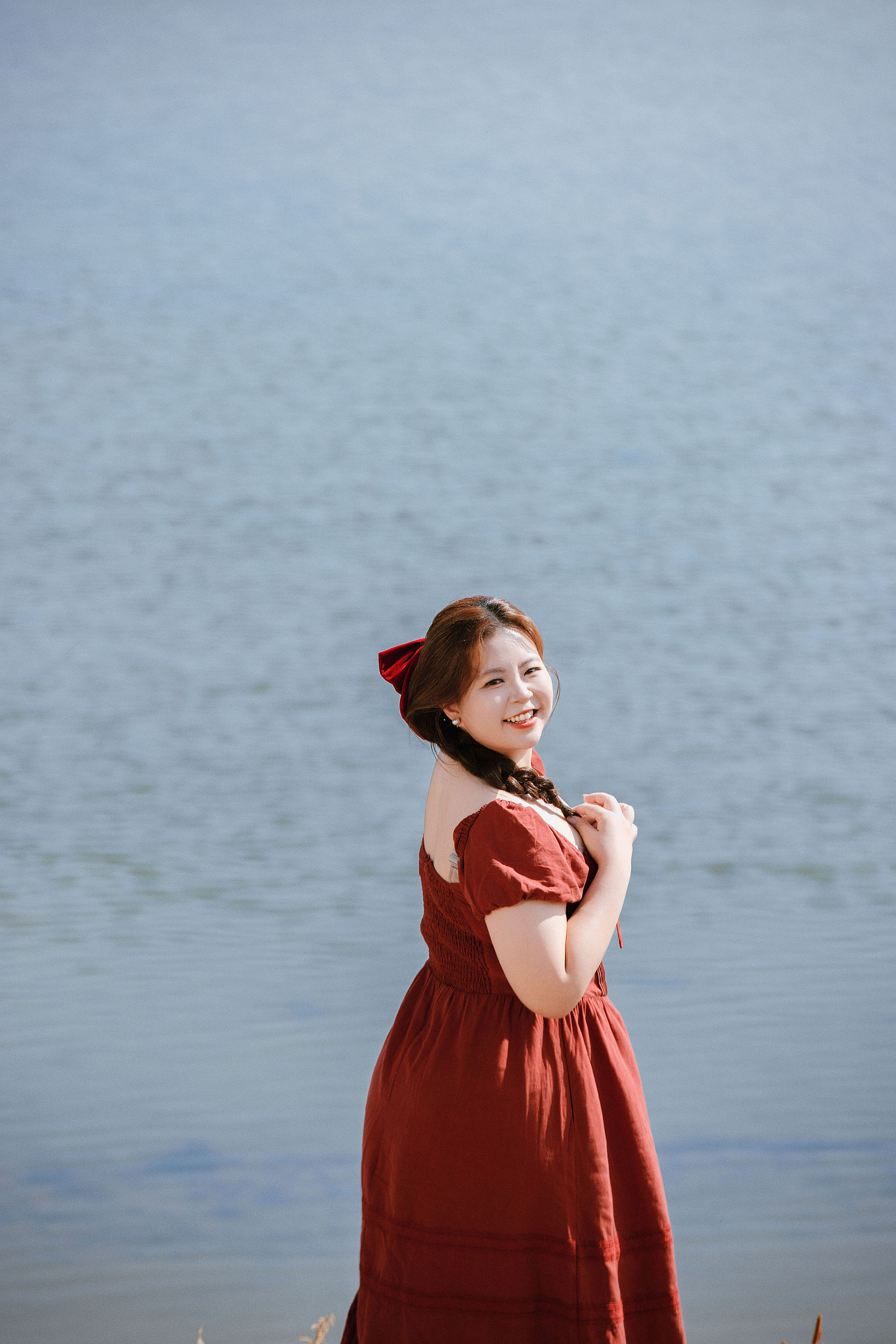 Lijiang Pre-Wedding Photoshoot | Spruce Meadow, Blue Moon Valley & Alpine Lake at Natural Lake pre-wedding photo