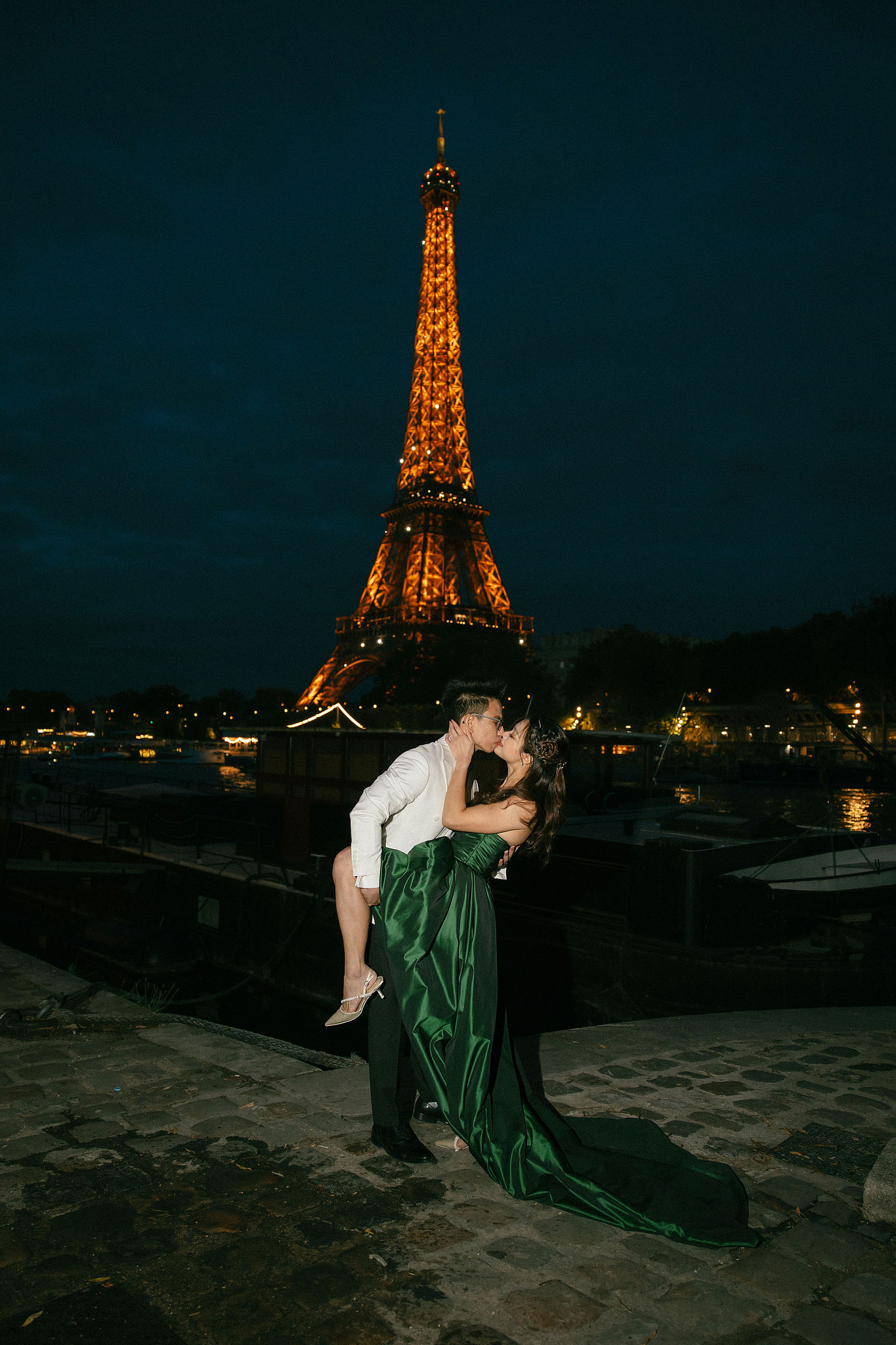 Paris Pre-Wedding Photoshoot | Place du Trocadéro, Luxembourg Gardens, Parisian Café, Louvre & Bir-Hakeim Bridge at Bir-Hakeim Bridge pre-wedding photo
