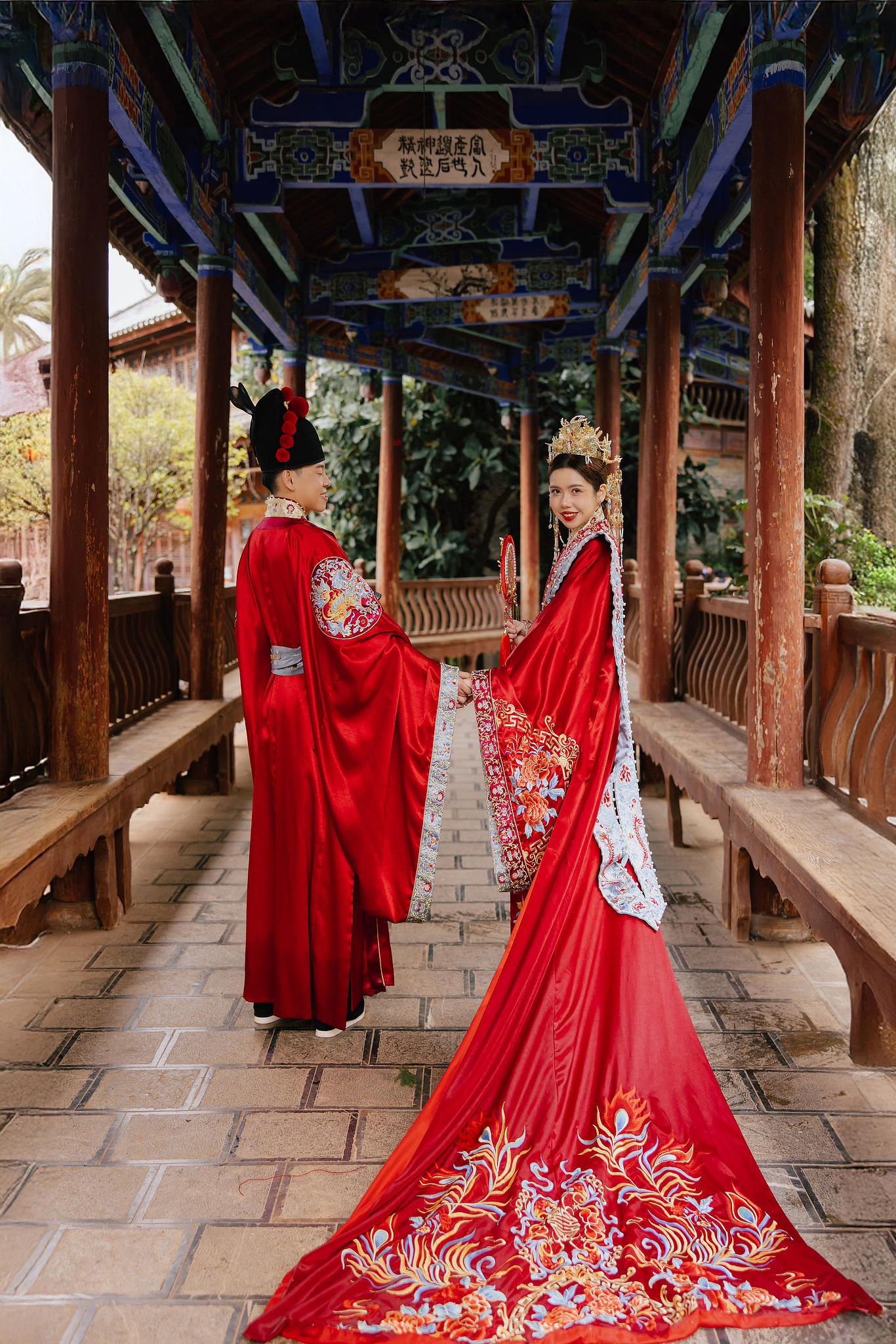 Yunnan Pre-Wedding Photoshoot Lijiang Dragon Jade Mountain Tribal Experience Ancient Town Hanfu at Yunnan Ancient Town pre-wedding photo