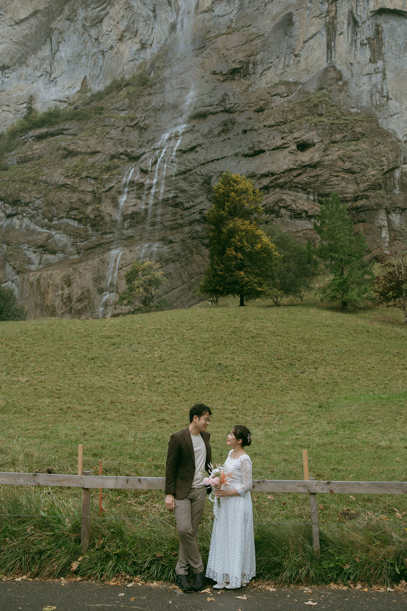 Switzerland Honeymoon Photoshoot Lucerne City Grindelwald First Cliff Lauterbrunnen Village at Lauterbrunnen pre-wedding photo