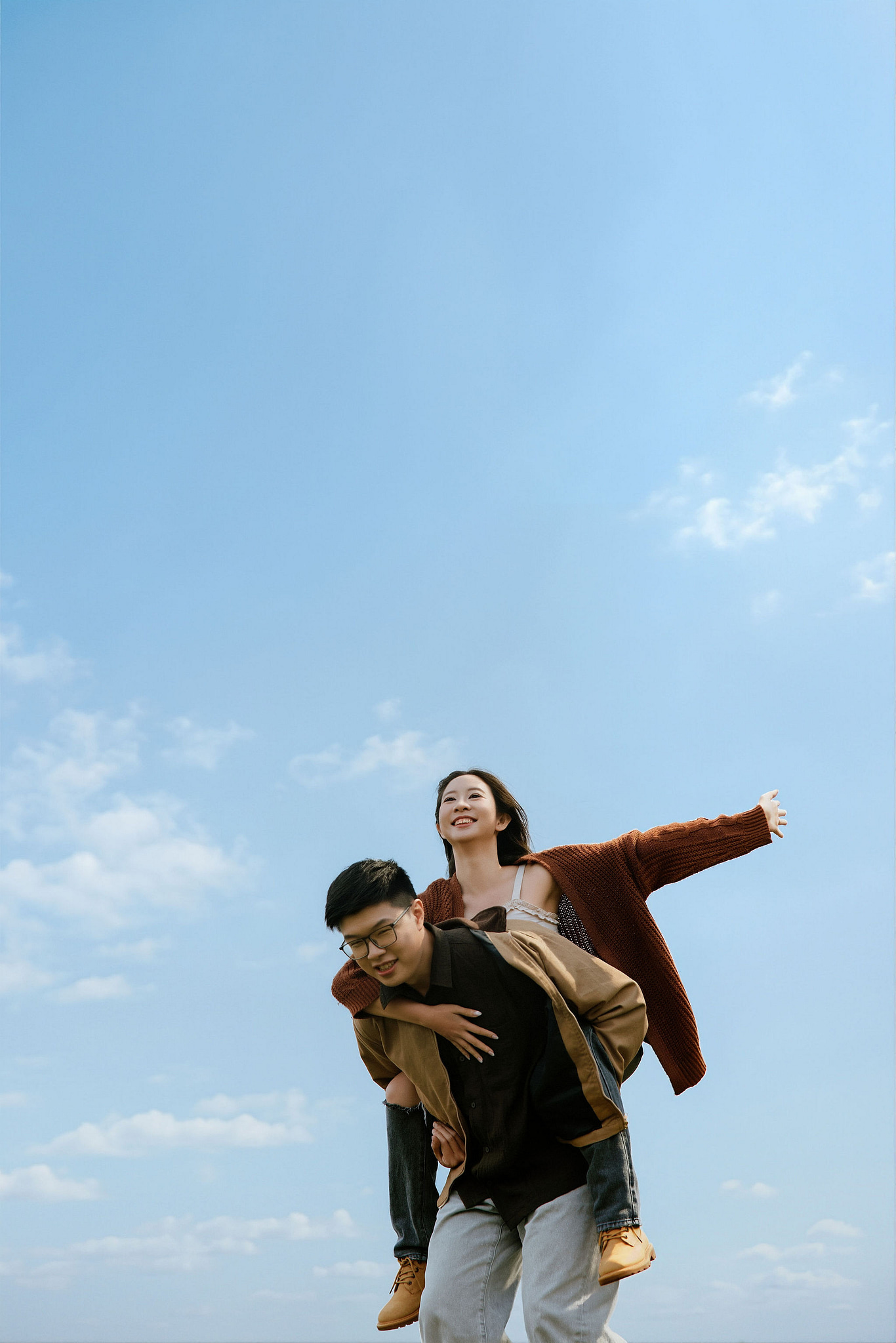 Lijiang, Yunnan Pre-Wedding Photoshoot | Spruce Meadow, Blue Moon Valley, Yulong Snow Mountain & Shuhe Ancient Town at Yulong Snow Mountain pre-wedding photo