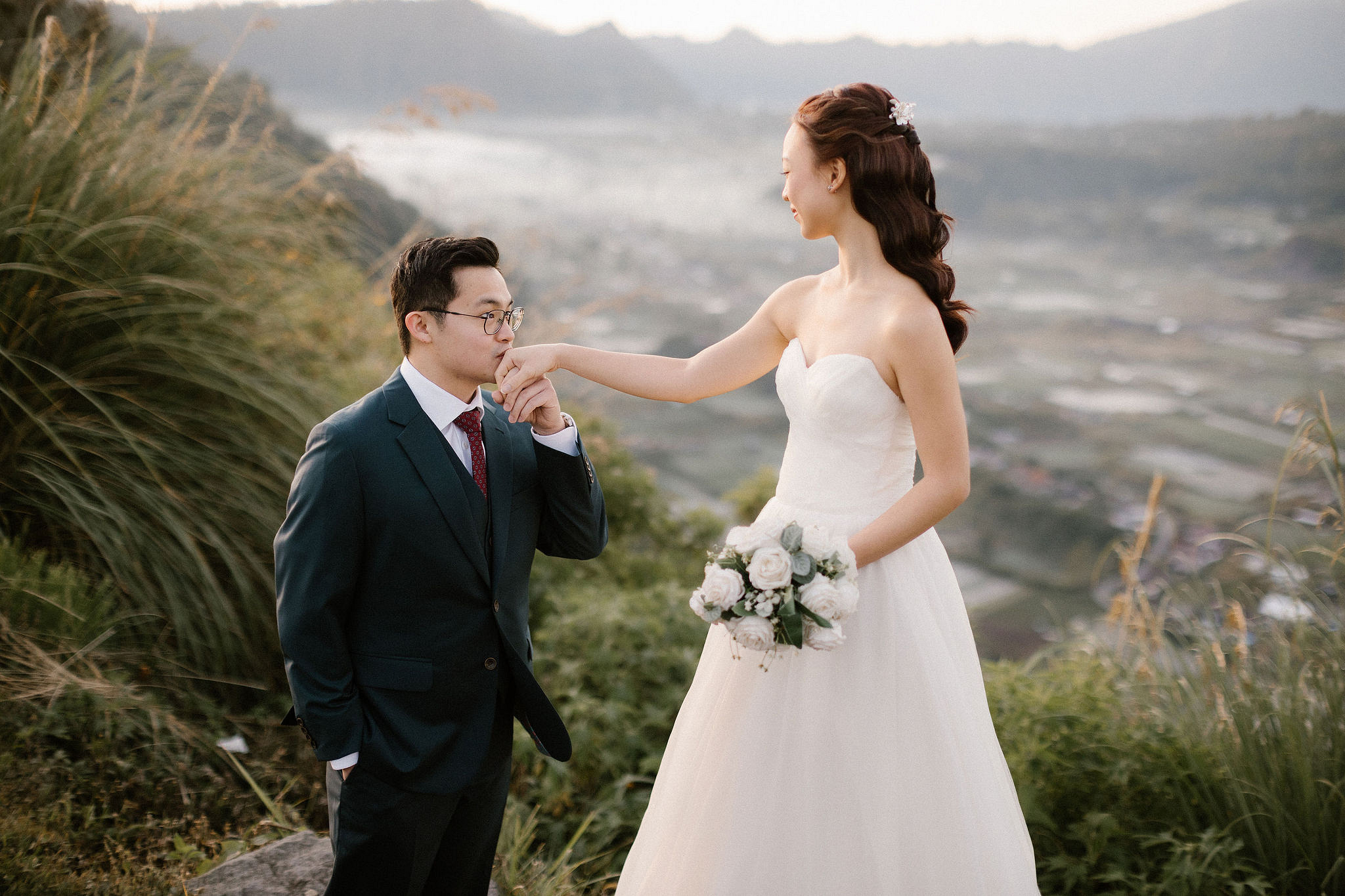 Bali Pre-Wedding Photoshoot | Pinggan Village, Lava Fields, Twin Cliff Valley & Beach at Pinggan Village   pre-wedding photo