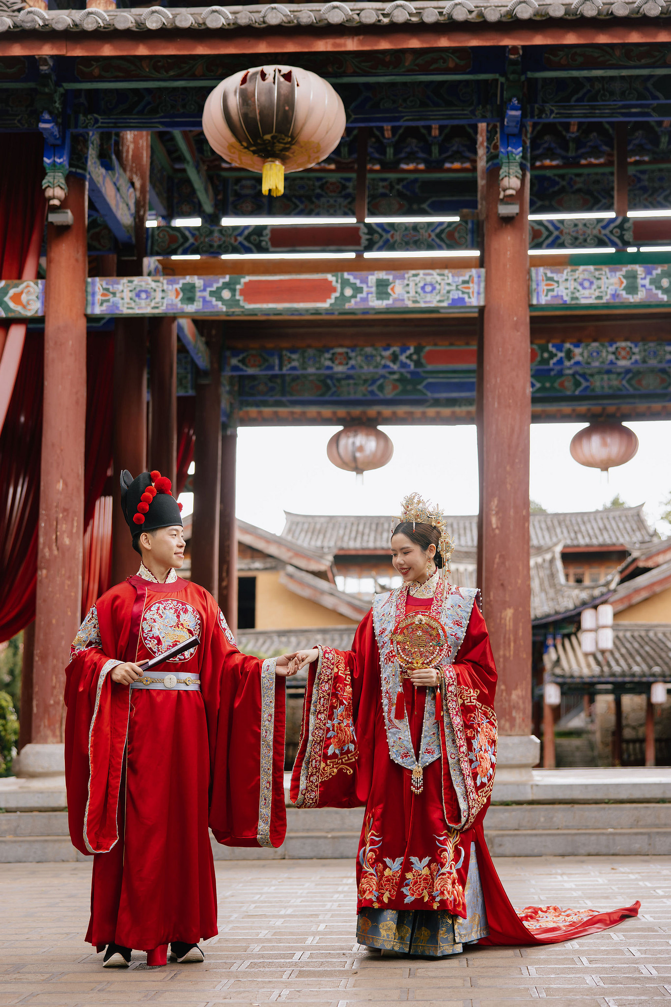Yunnan Pre-Wedding Photoshoot Lijiang Dragon Jade Mountain Tribal Experience Ancient Town Hanfu at Yunnan Ancient Town pre-wedding photo