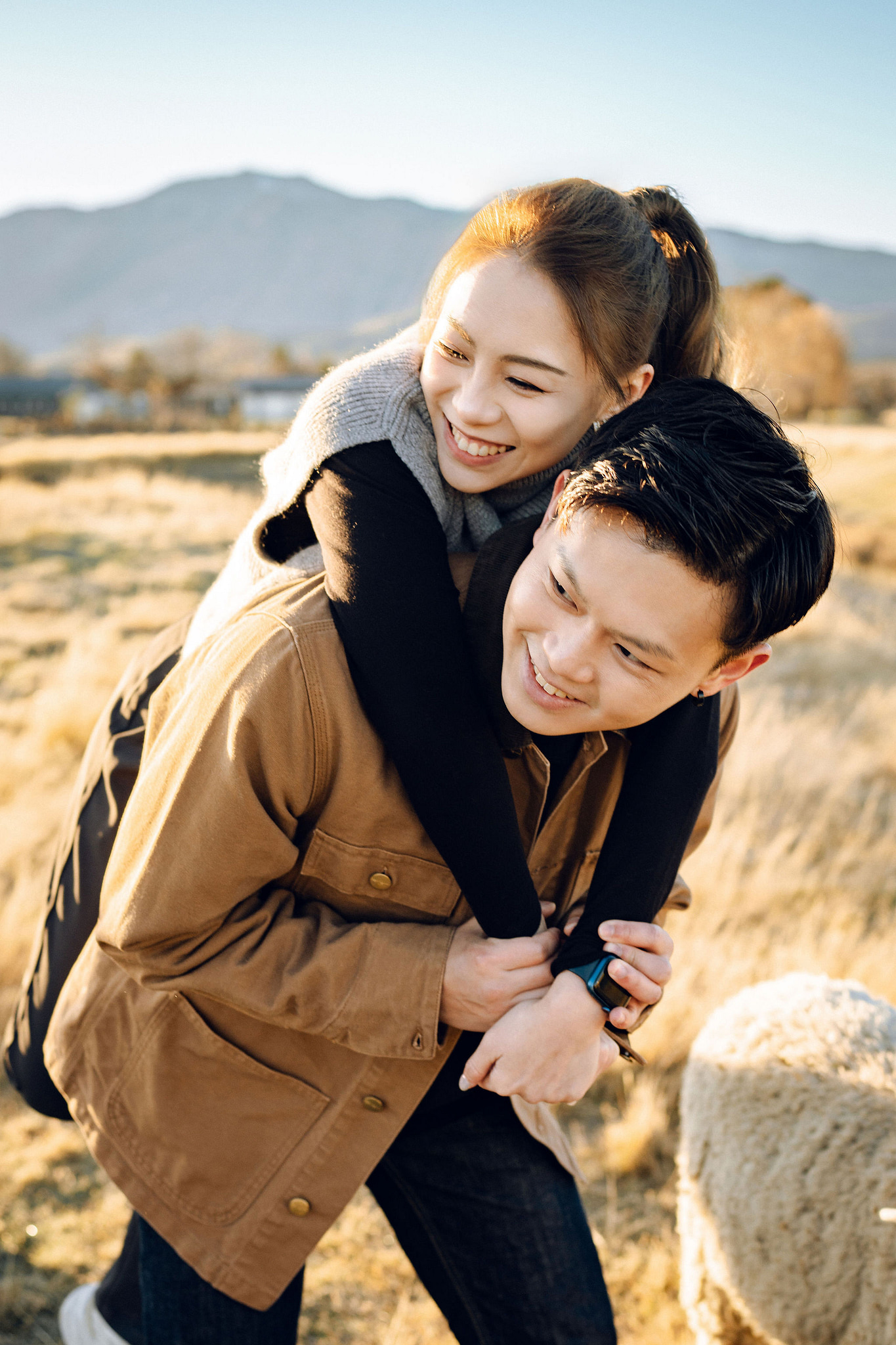 New Zealand Pre-Wedding Photoshoot | Alpaca Farm, Mt John, Lake Tekapo, Mount Cook National Park, Glacier Lake & Omarama Clay Cliffs at Alpaca Farm & Mt John pre-wedding photo