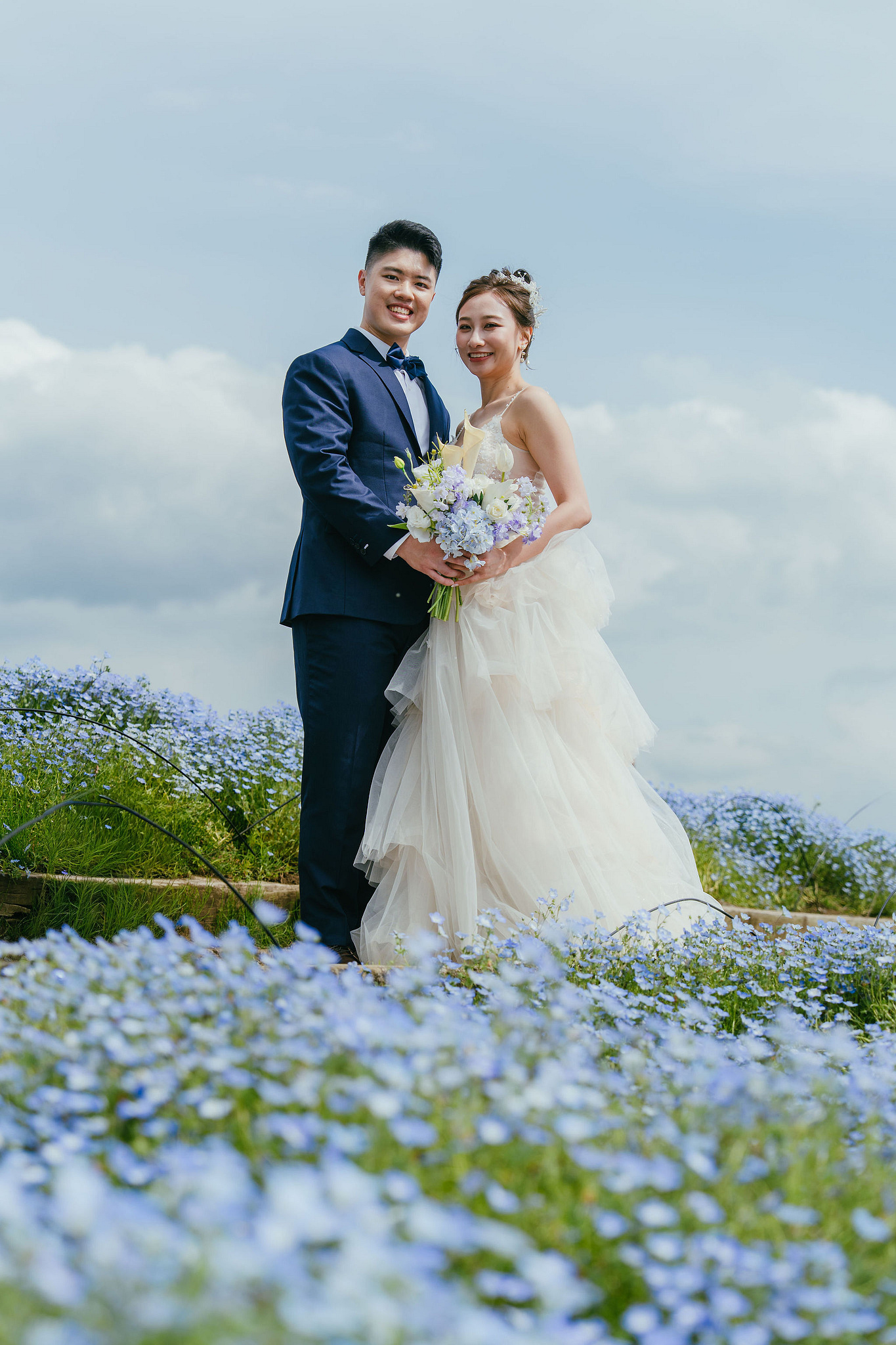 Mt. Fuji Pre-Wedding Photoshoot | Mt. Fuji Village, Oishi Park & Mt. Fuji Park at Oishi Park pre-wedding photo